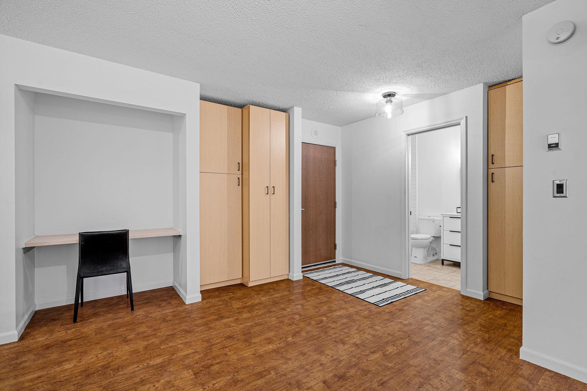 433 S 7th Street Unit: 1703