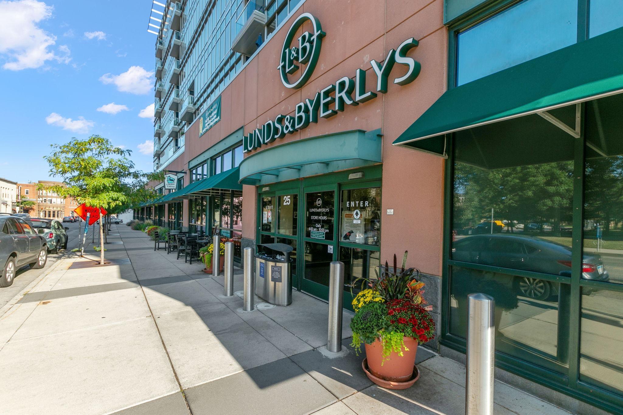 45 University Avenue SE Unit: 512