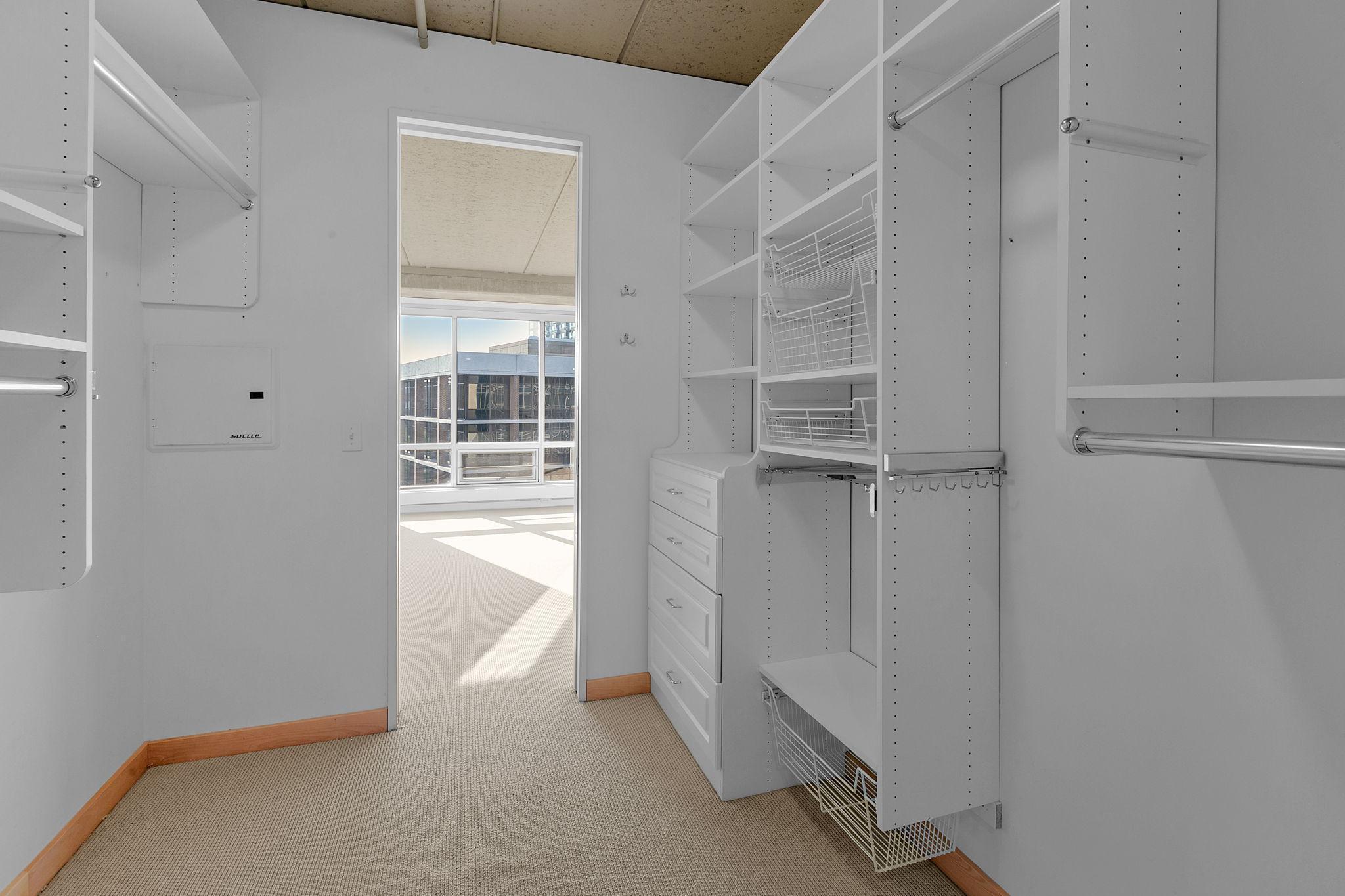 45 University Avenue SE Unit: 512