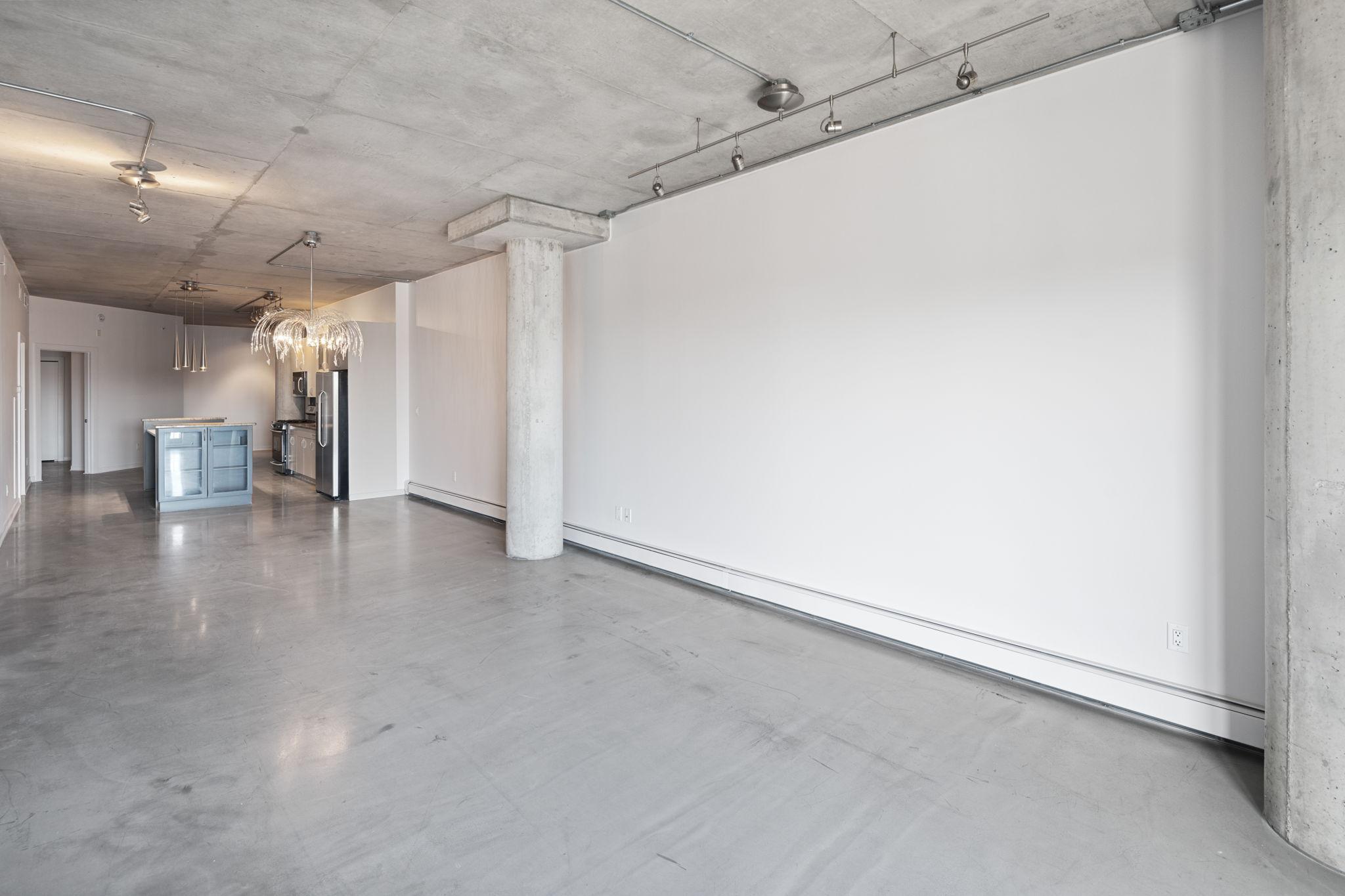 212 N 1st Street Unit: 207