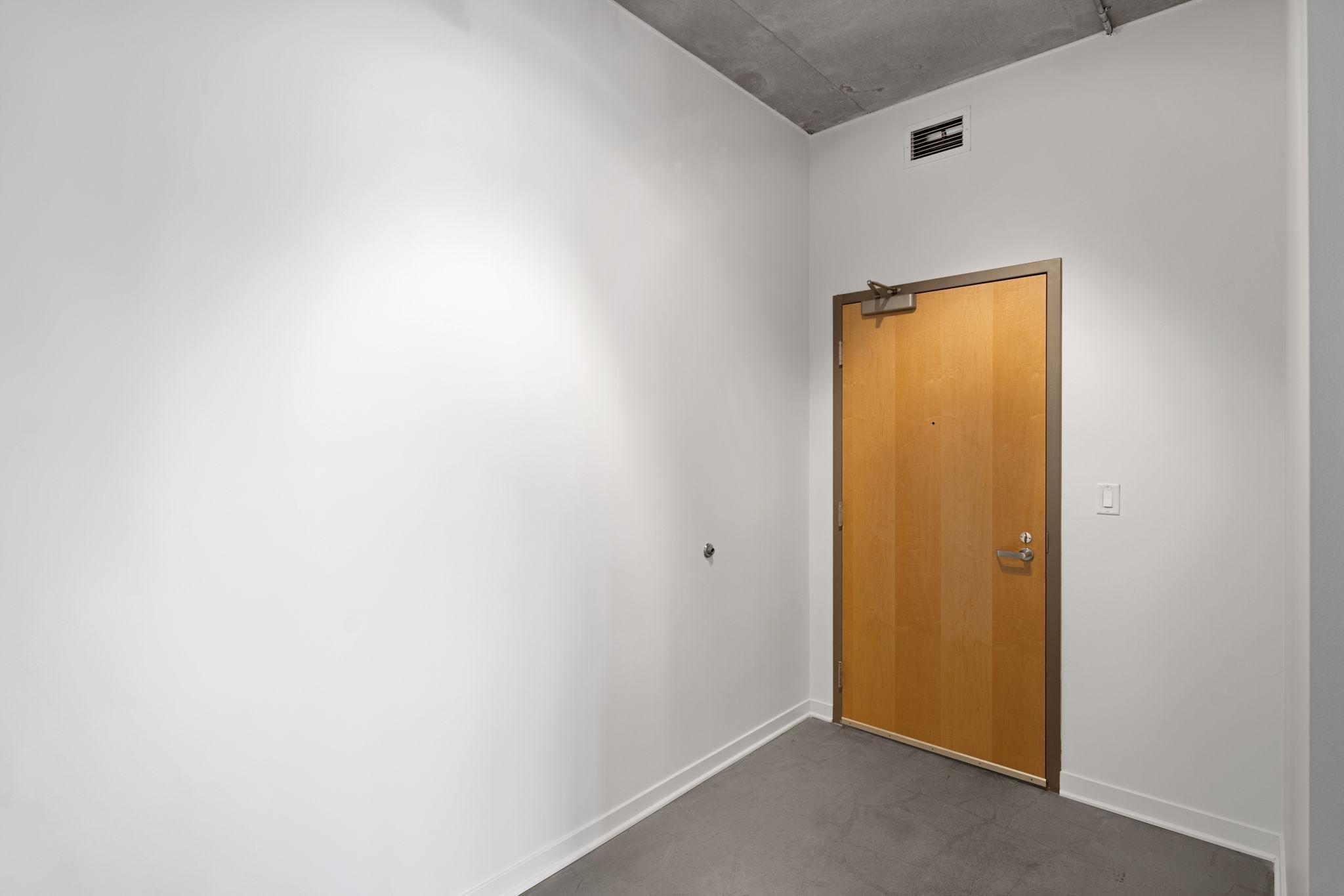 212 N 1st Street Unit: 207