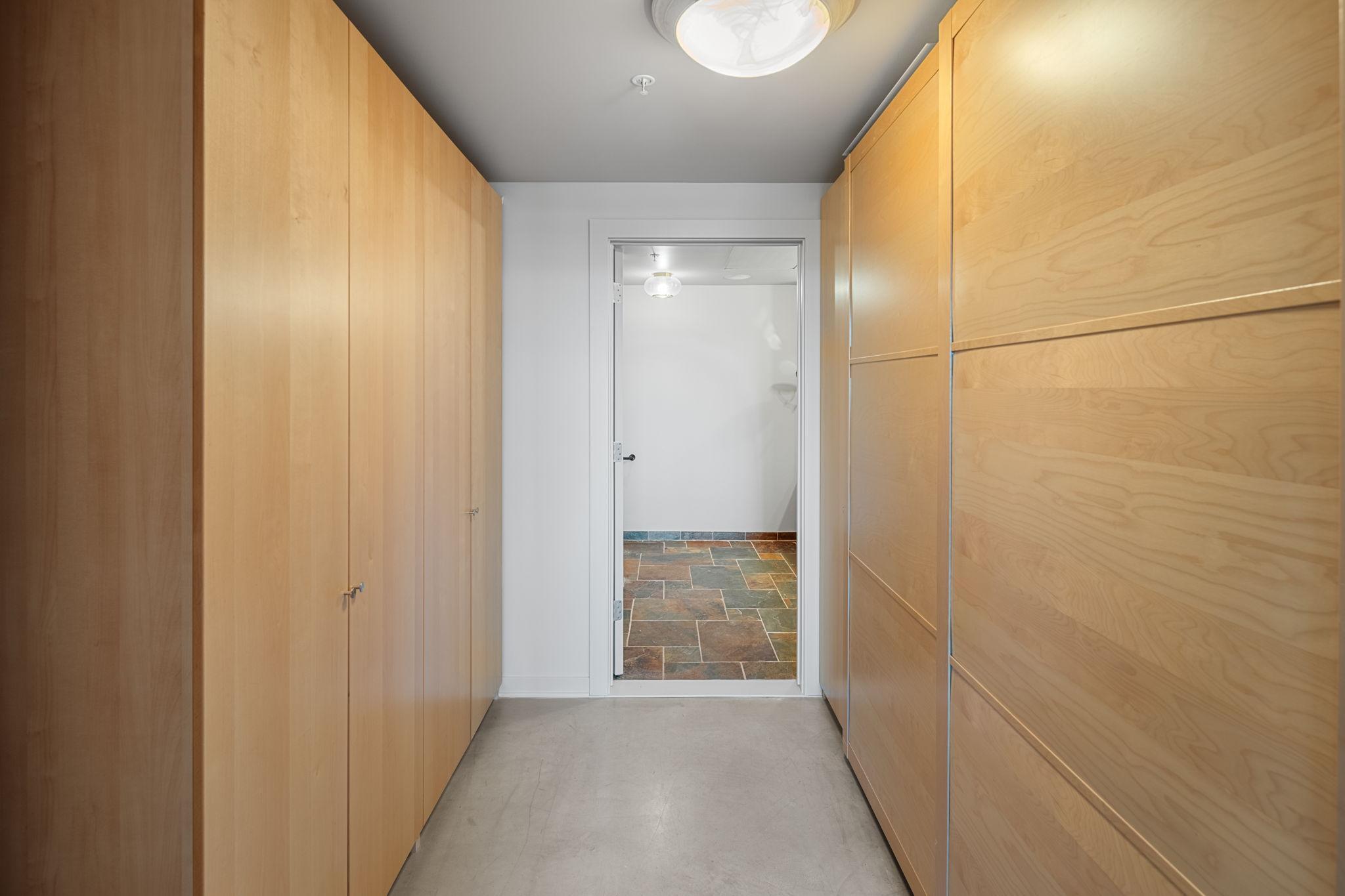 212 N 1st Street Unit: 207