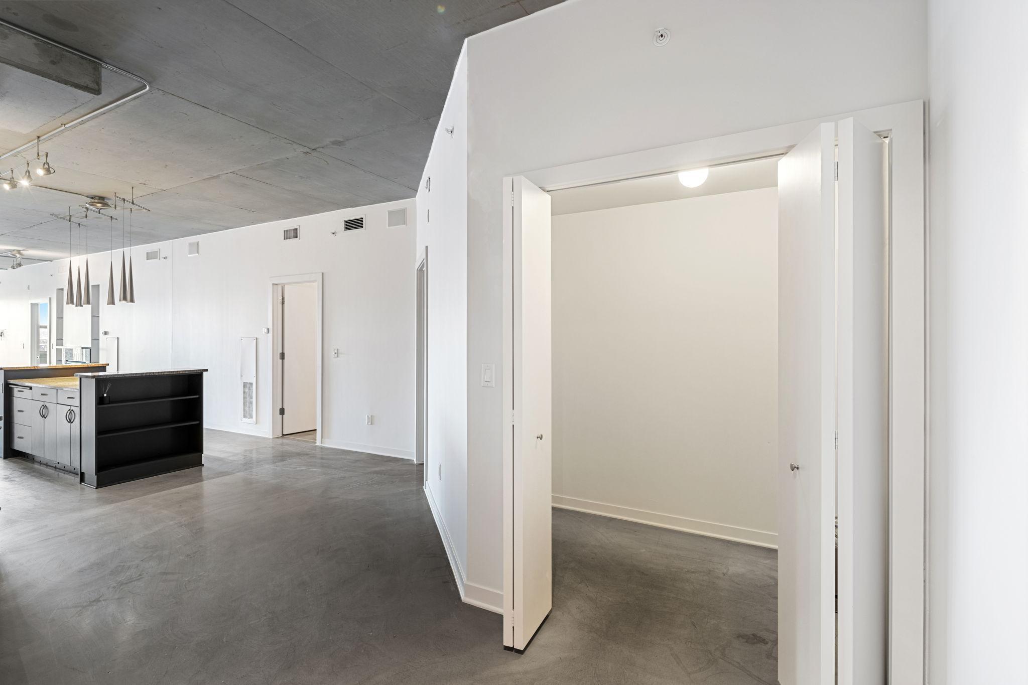 212 N 1st Street Unit: 207