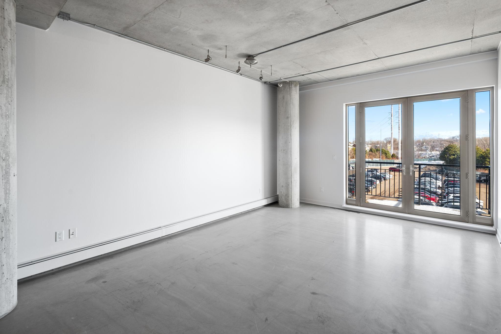 212 N 1st Street Unit: 207