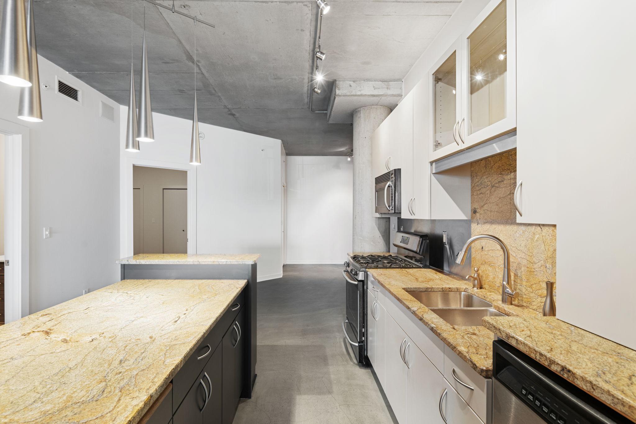 212 N 1st Street Unit: 207