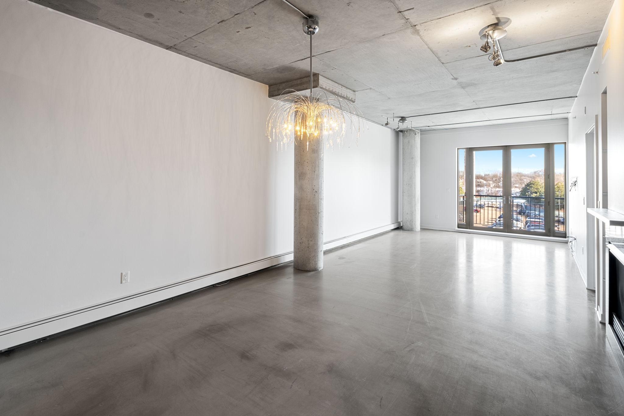 212 N 1st Street Unit: 207