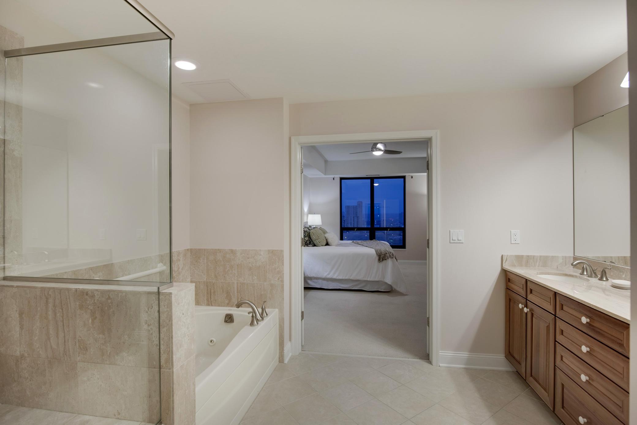 100 3rd Avenue S Unit: 1802