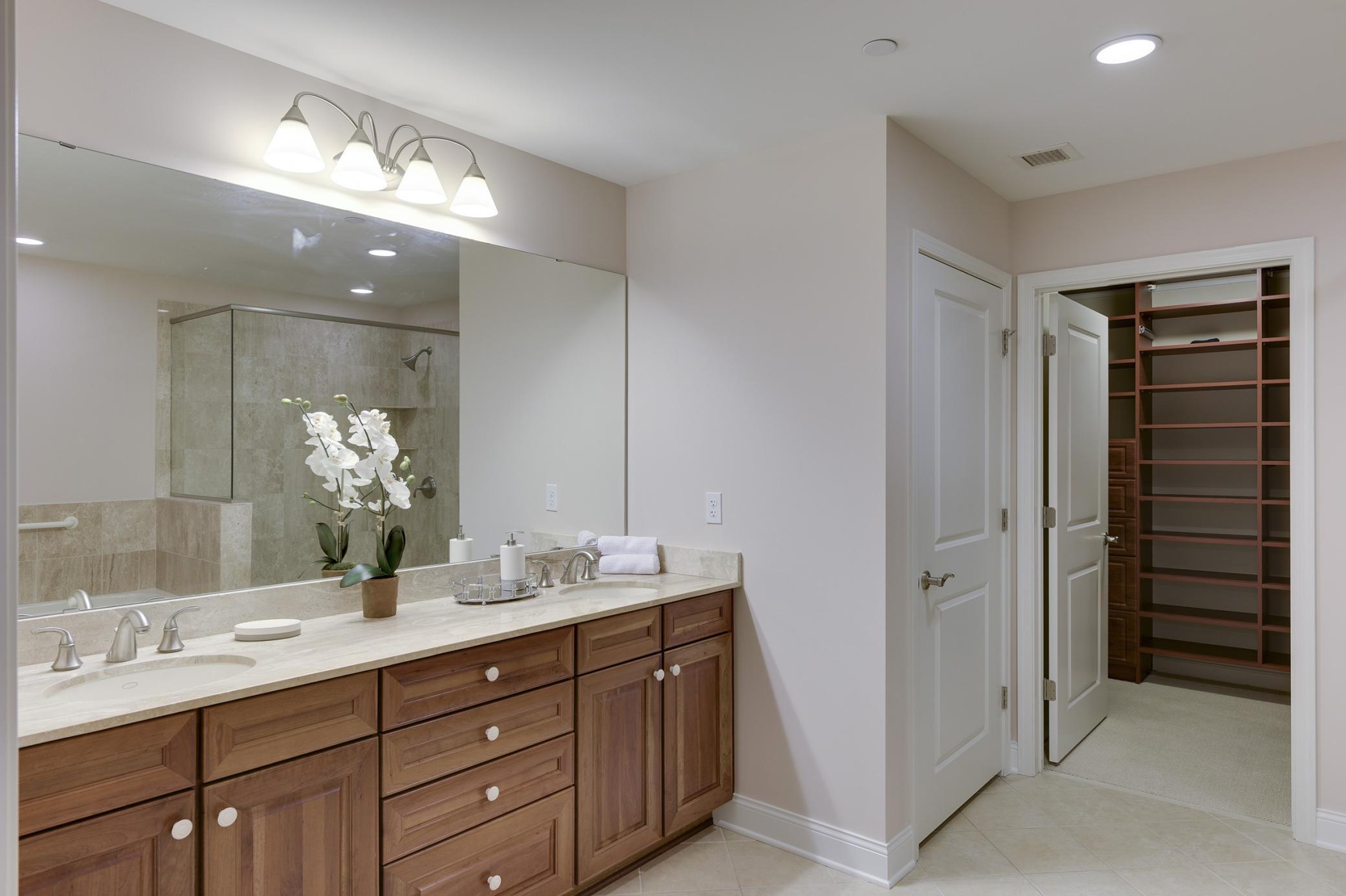 100 3rd Avenue S Unit: 1802