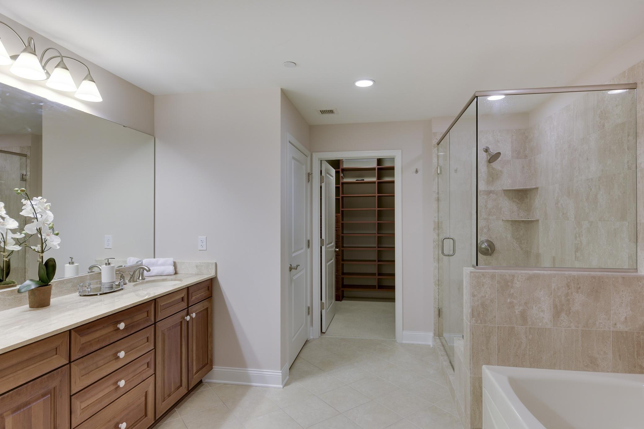 100 3rd Avenue S Unit: 1802