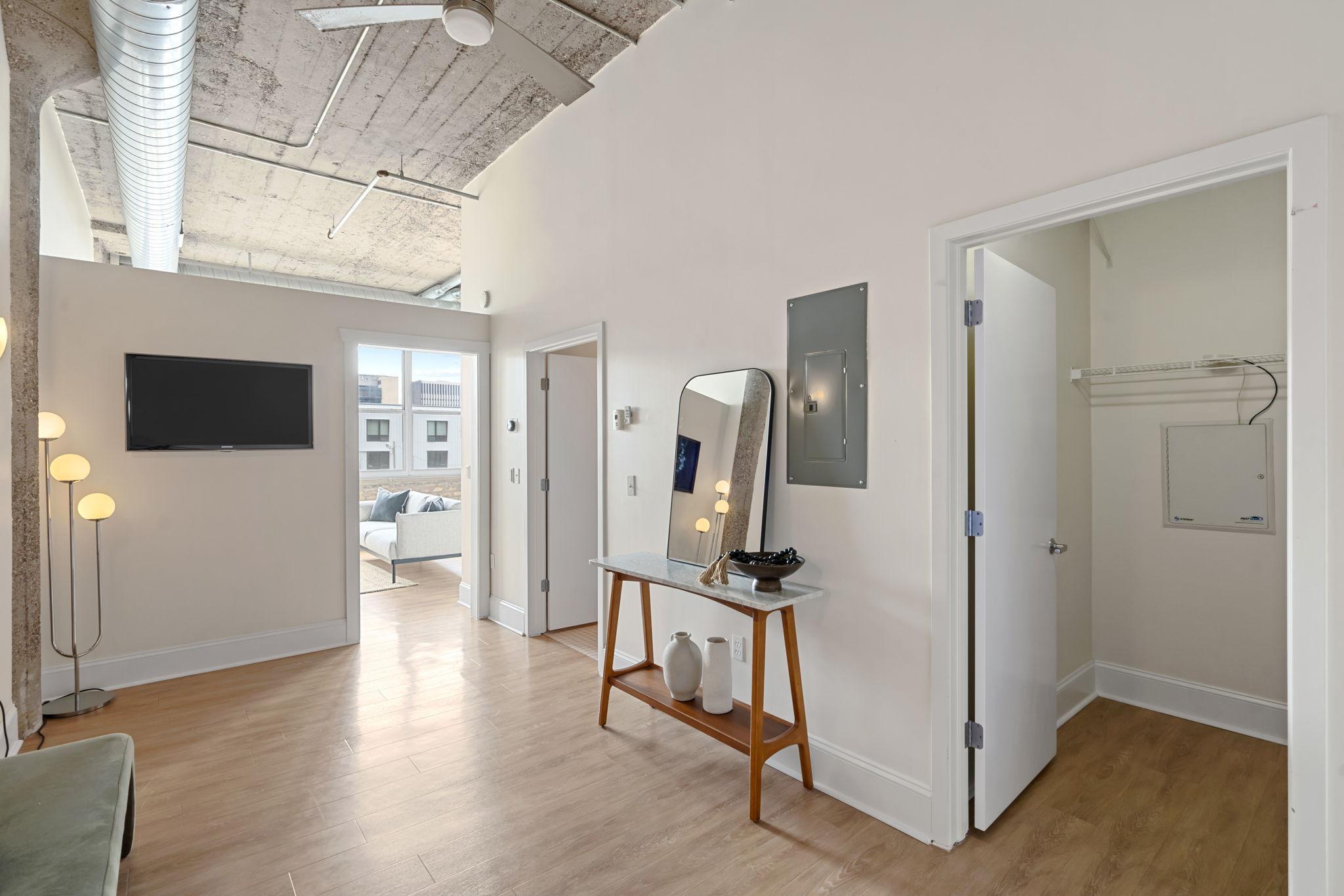 521 S 7th Street Unit: 320