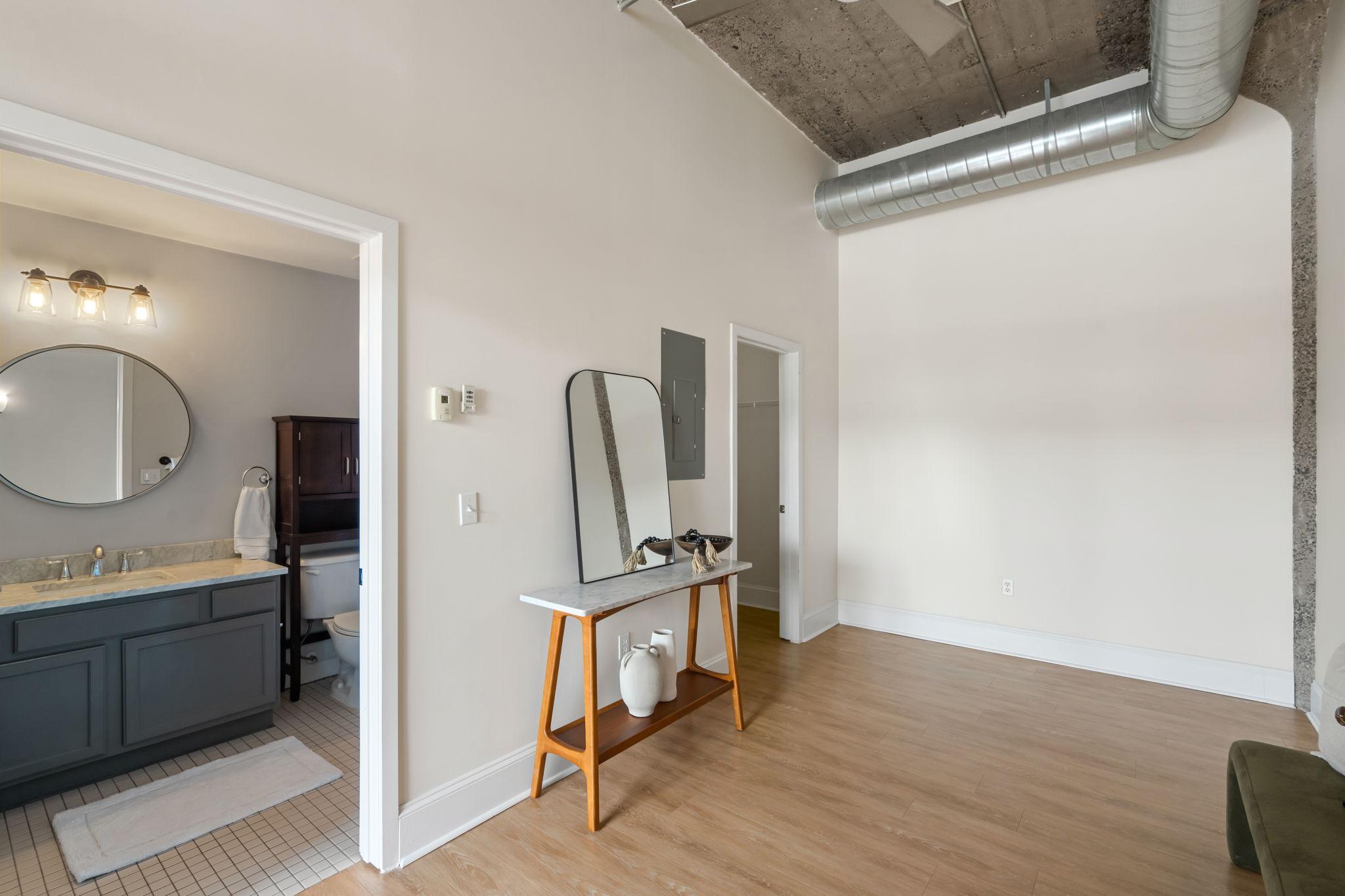 521 S 7th Street Unit: 320