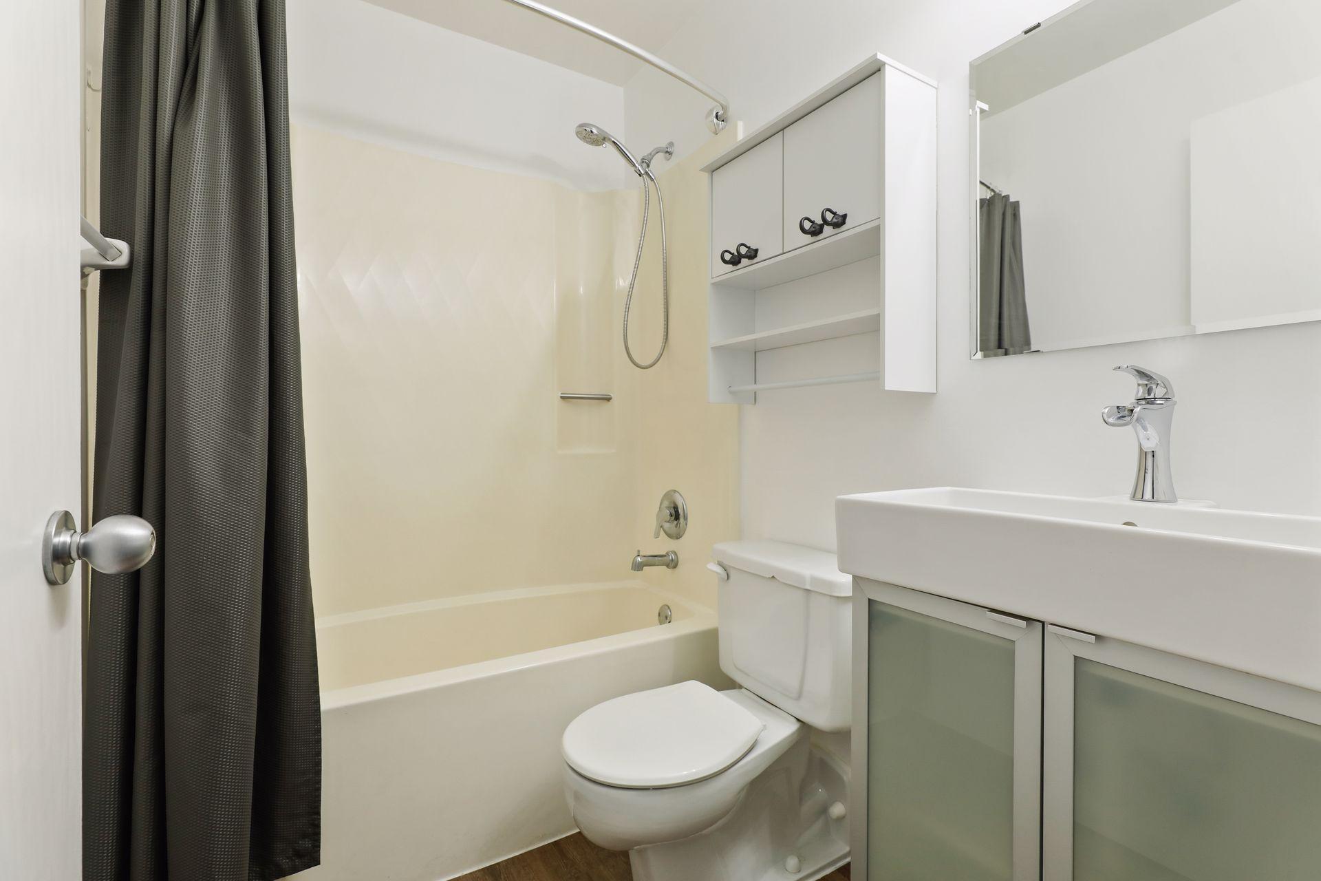 121 Washington Avenue S Unit: 815