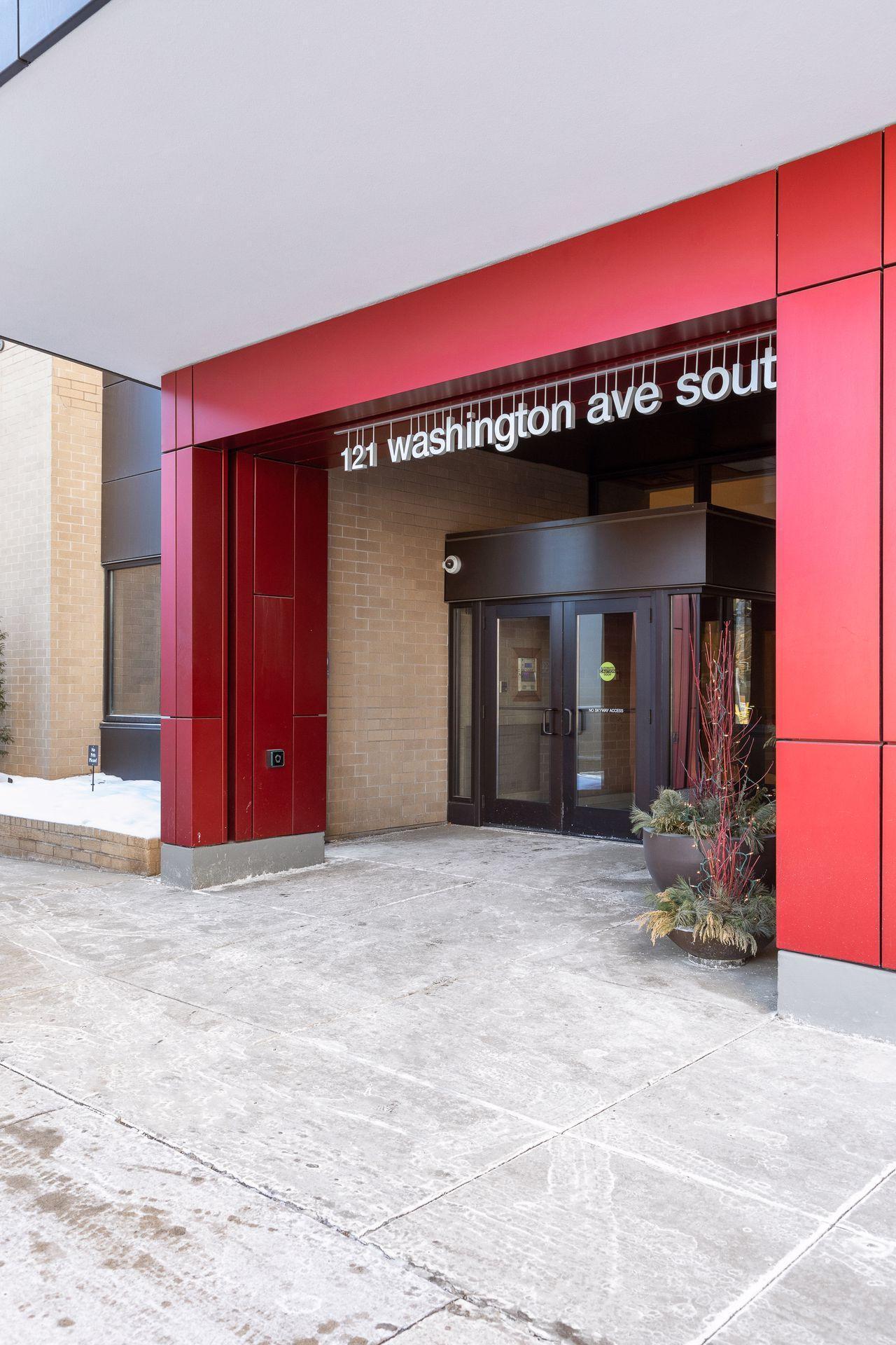 121 Washington Avenue S Unit: 815