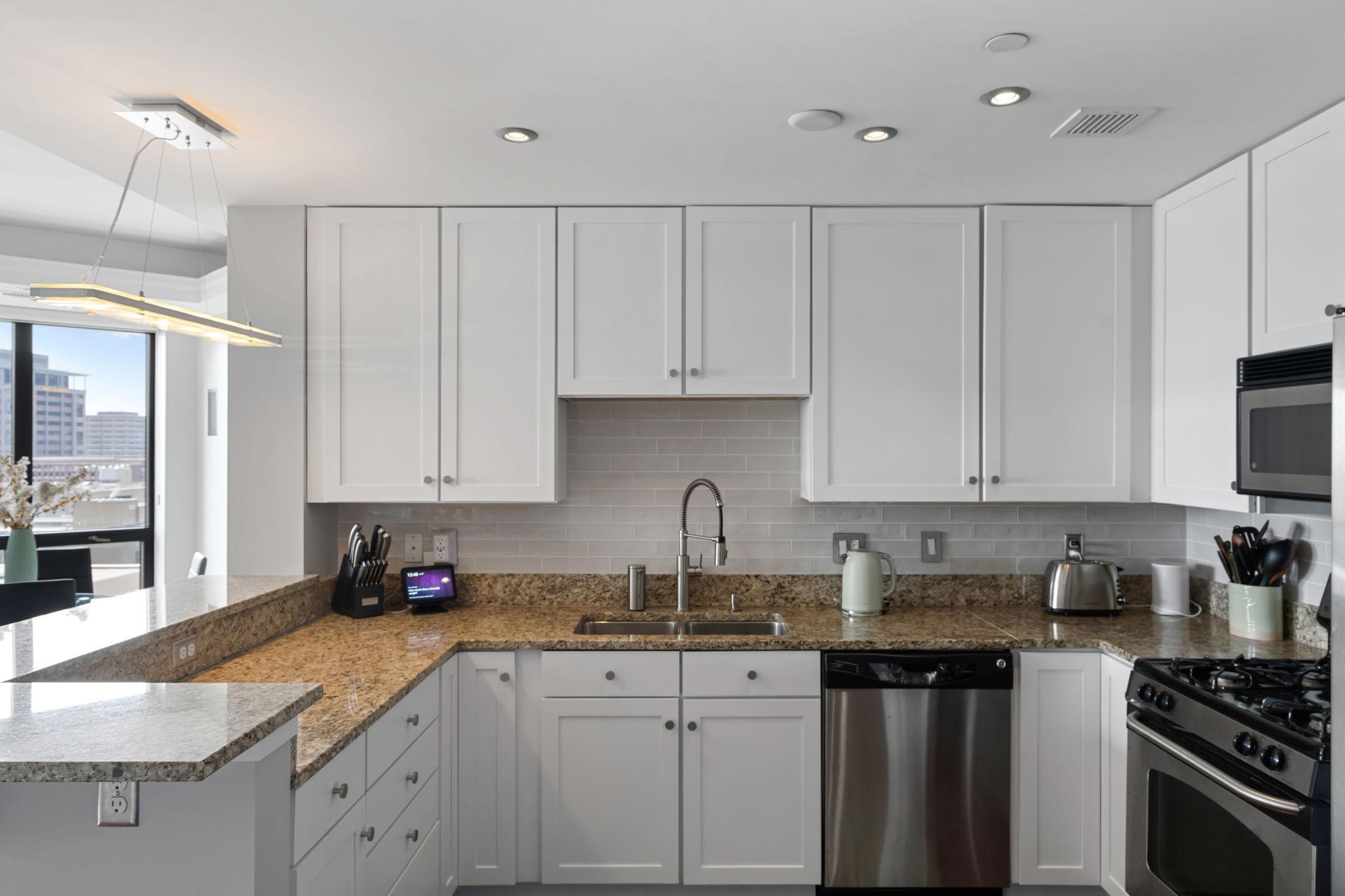 100 3rd Avenue S Unit: 808