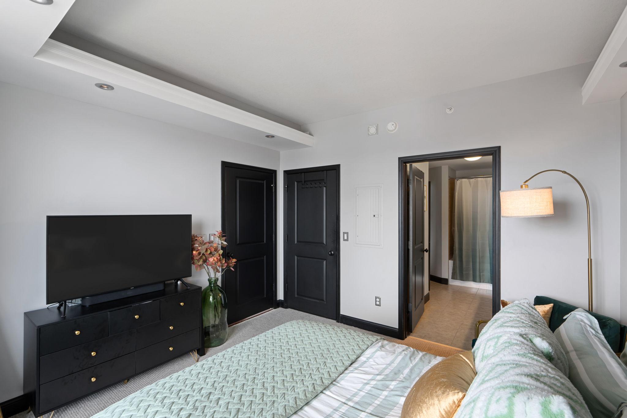 100 3rd Avenue S Unit: 808