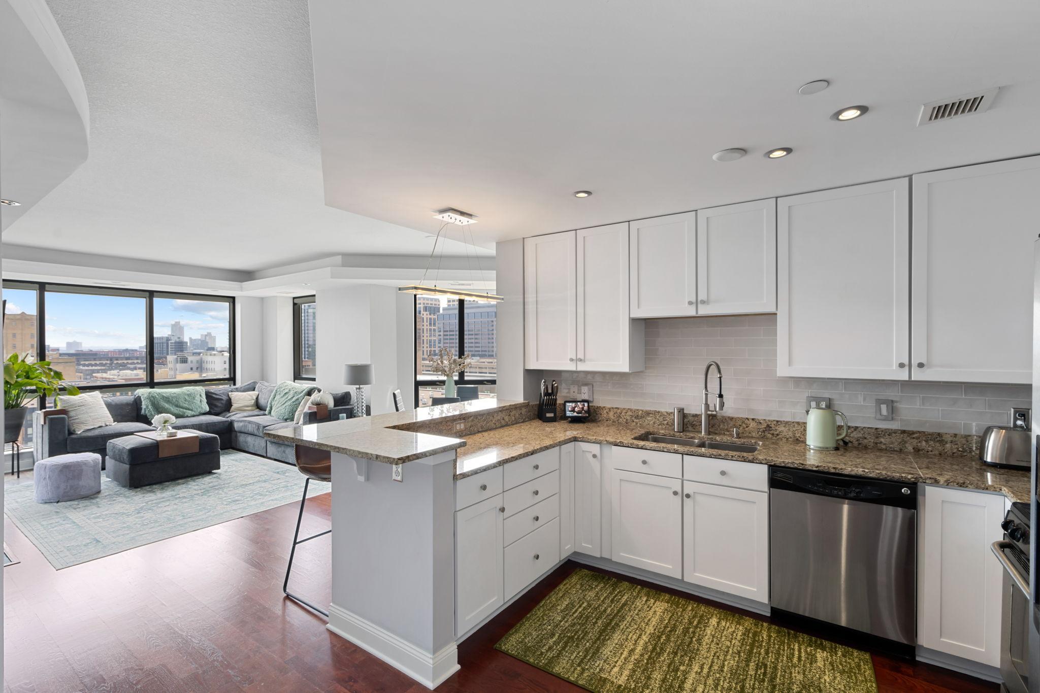 100 3rd Avenue S Unit: 808