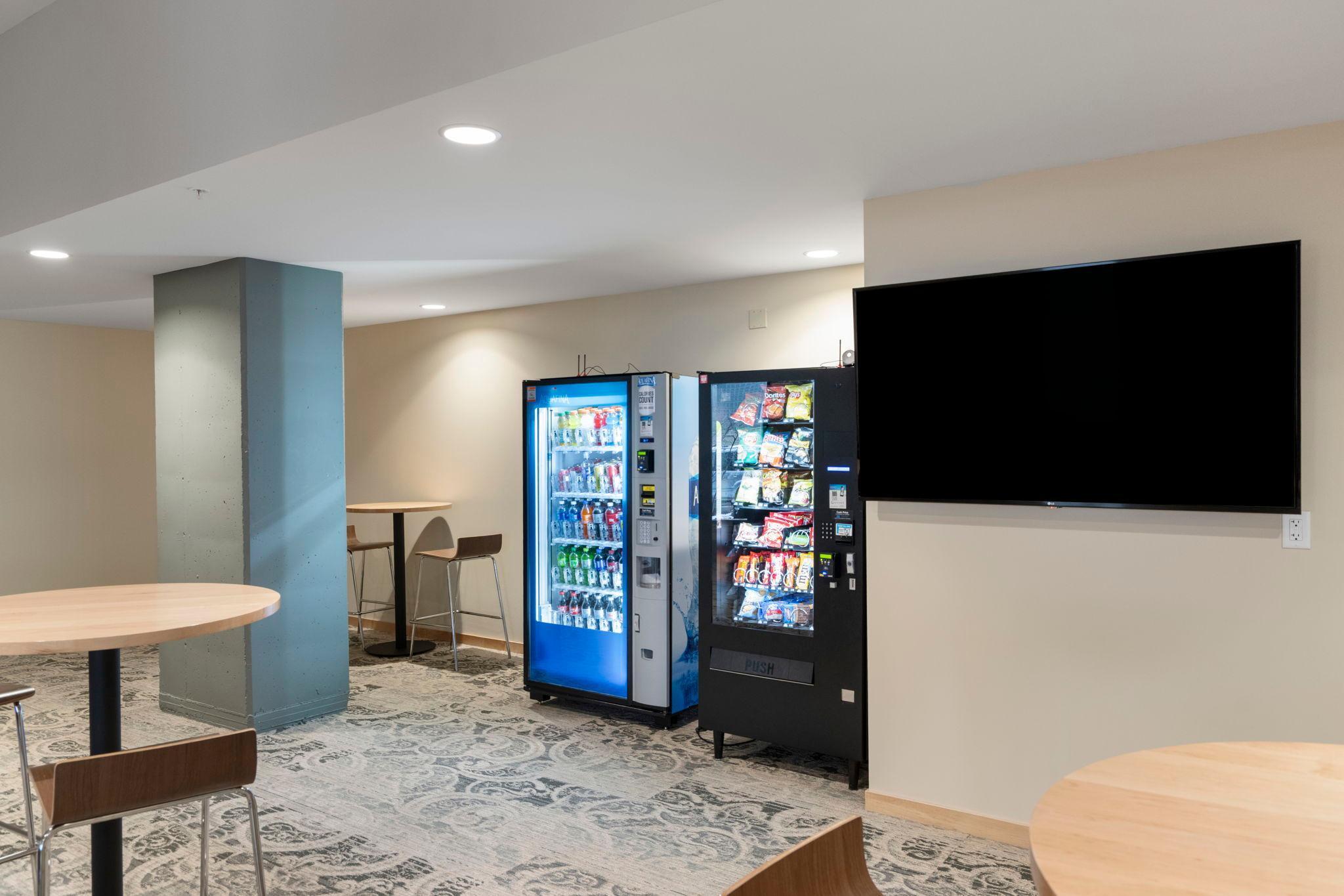 1240 S 2nd Street Unit: 906