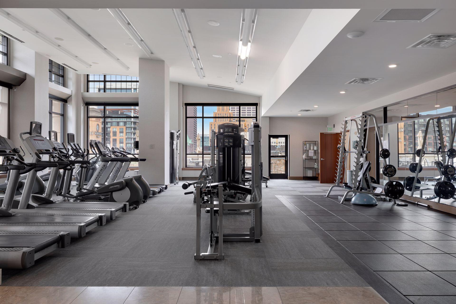 100 3rd Avenue S Unit: 1401