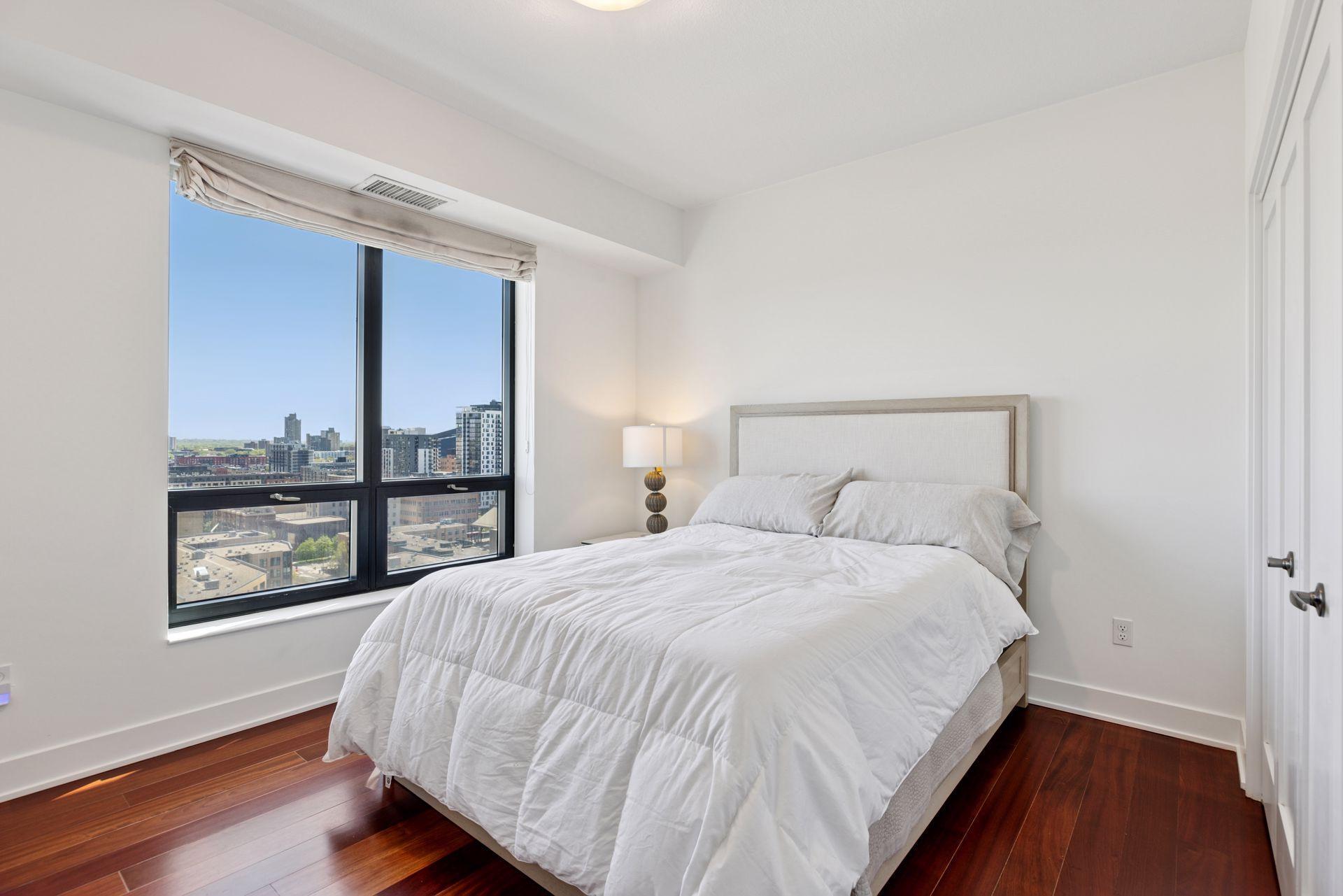 100 3rd Avenue S Unit: 1401