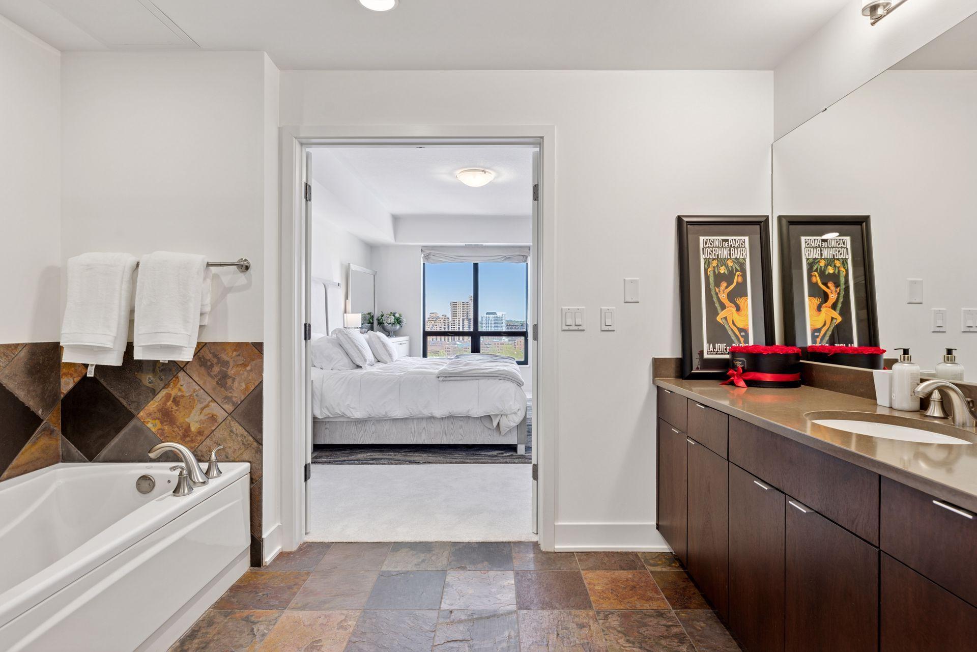 100 3rd Avenue S Unit: 1401