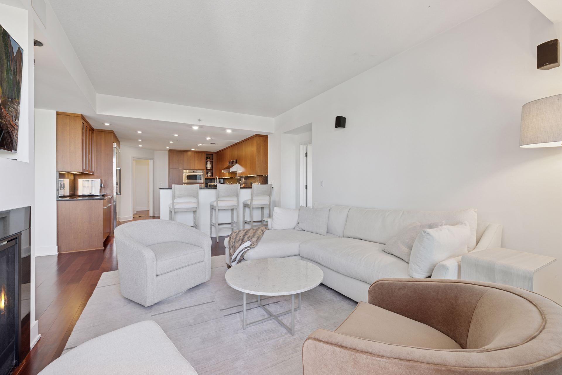 100 3rd Avenue S Unit: 1401