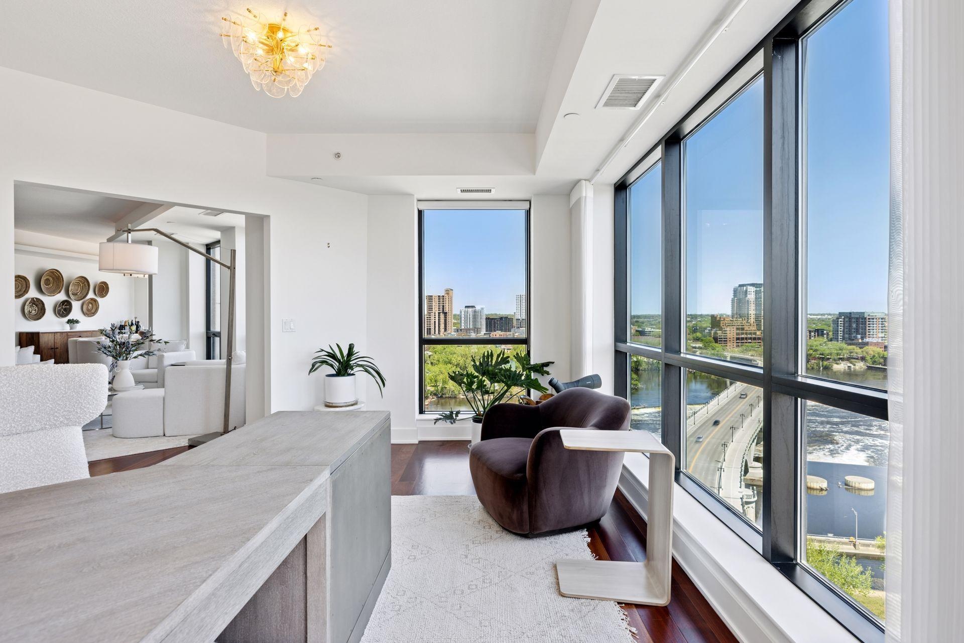 100 3rd Avenue S Unit: 1401