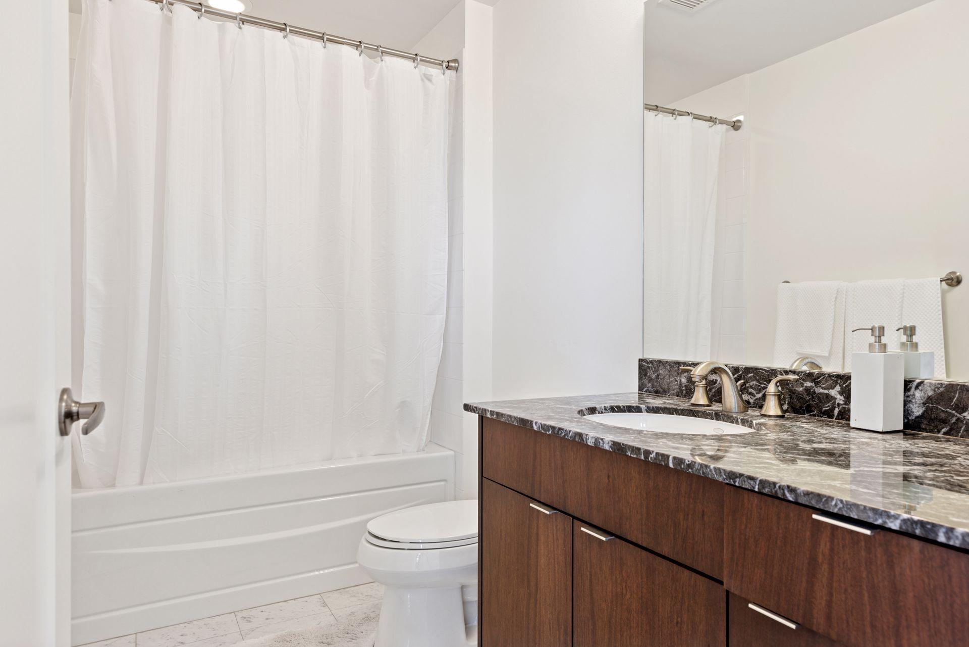 100 3rd Avenue S Unit: 1401