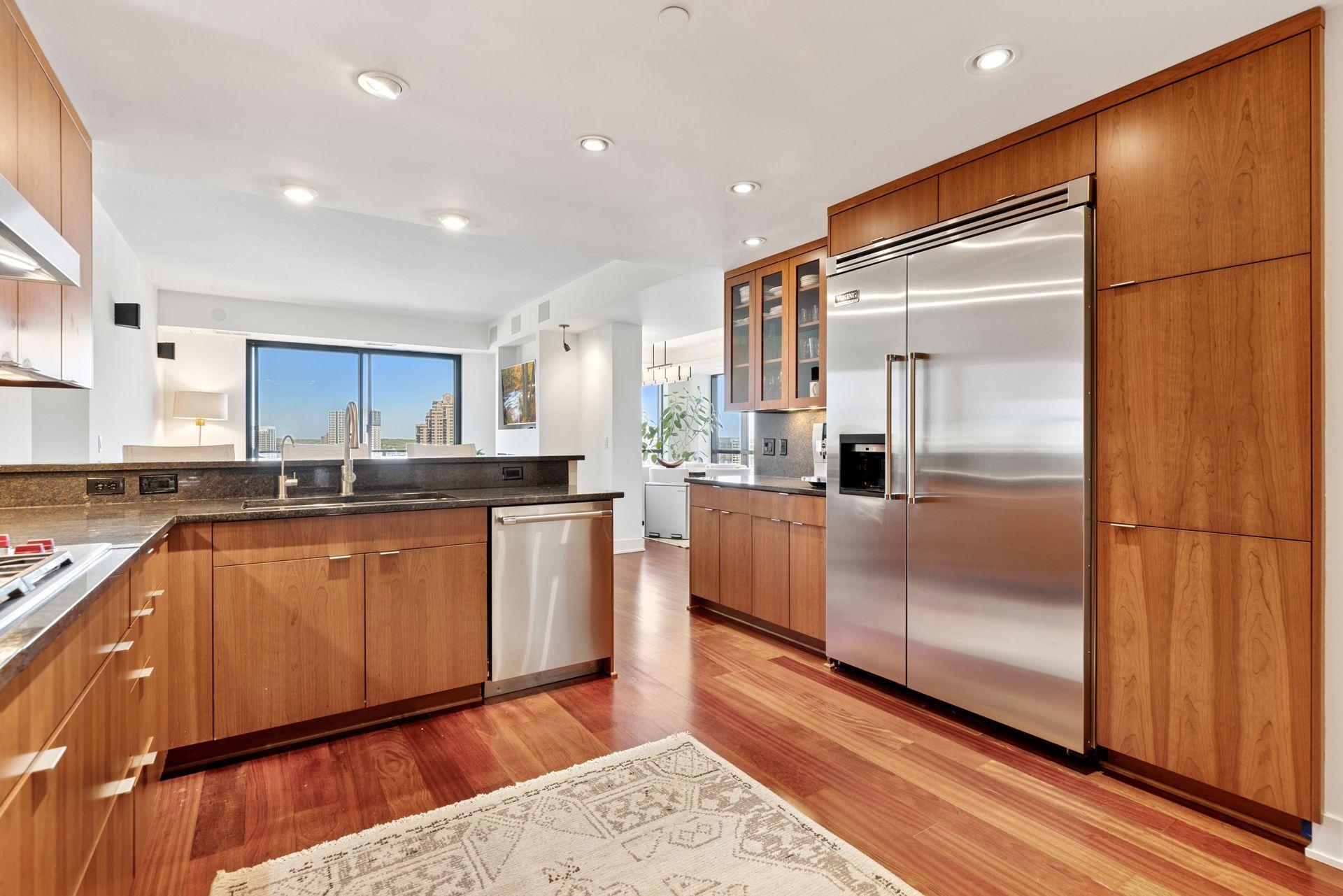 100 3rd Avenue S Unit: 1401