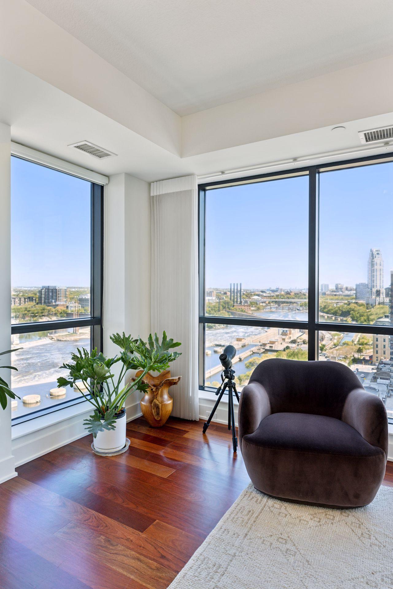 100 3rd Avenue S Unit: 1401