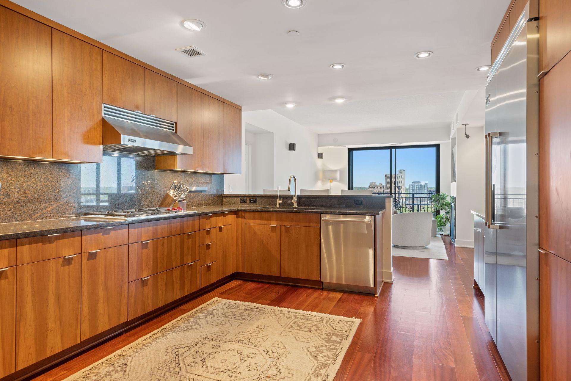 100 3rd Avenue S Unit: 1401