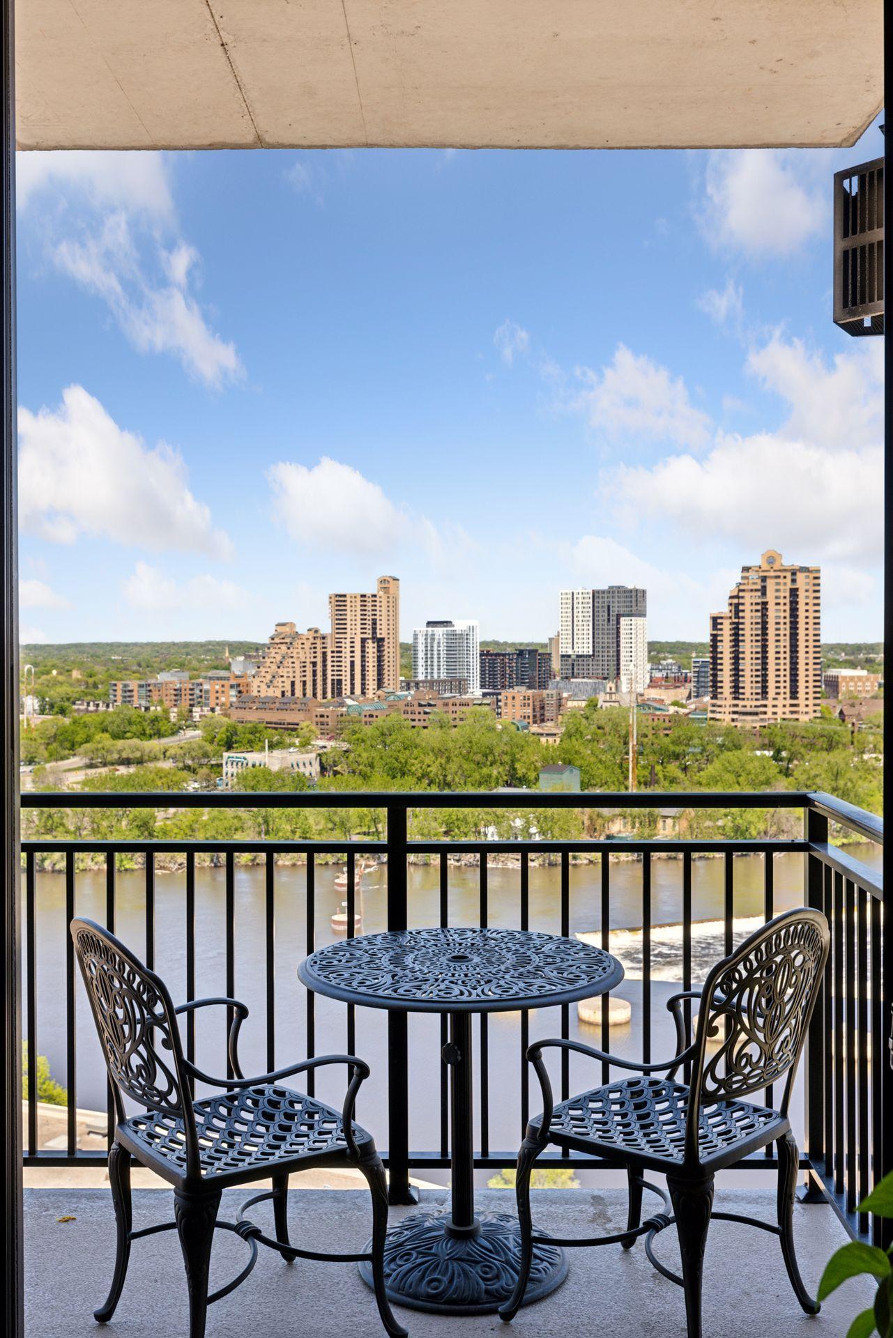 100 3rd Avenue S Unit: 1401