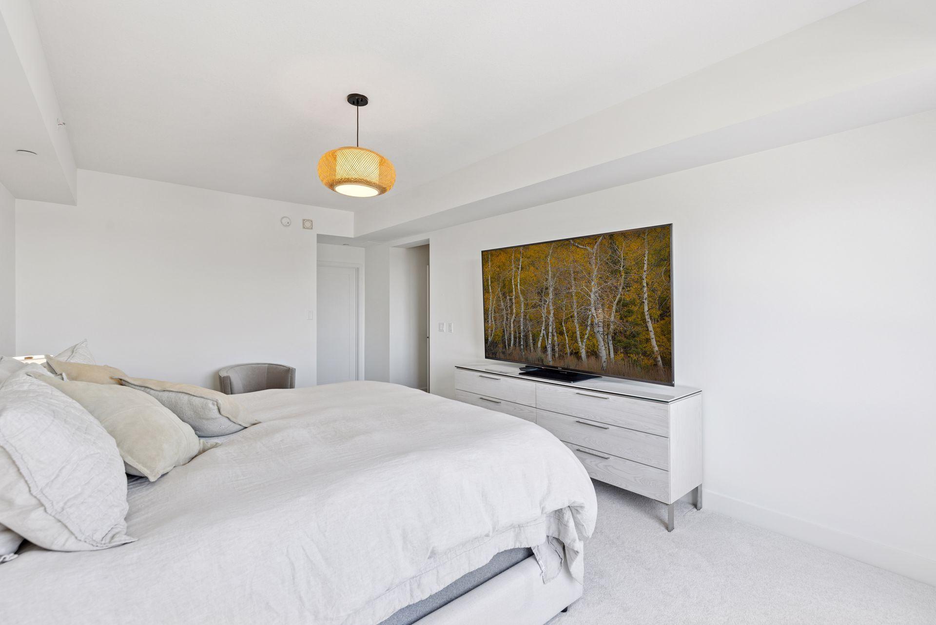 100 3rd Avenue S Unit: 1401