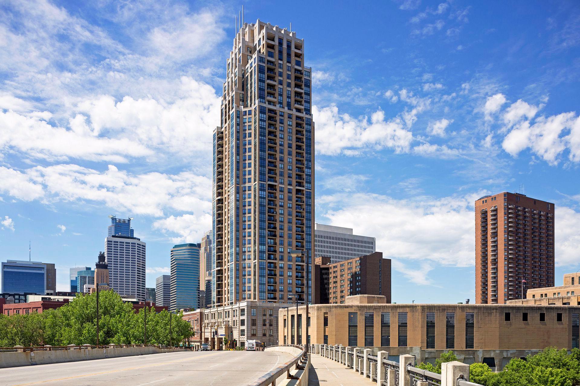 100 3rd Avenue S Unit: 1401