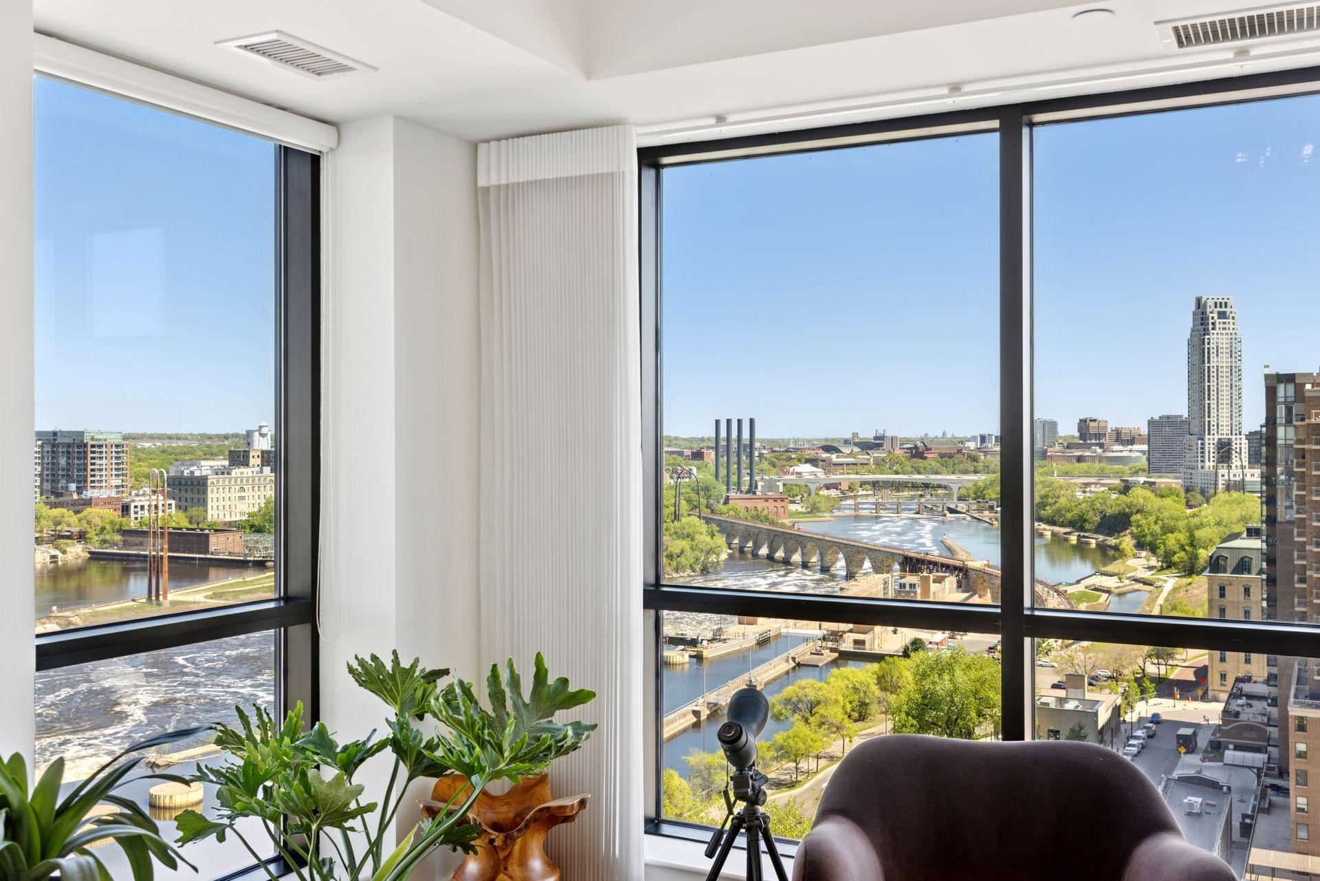 100 3rd Avenue S Unit: 1401