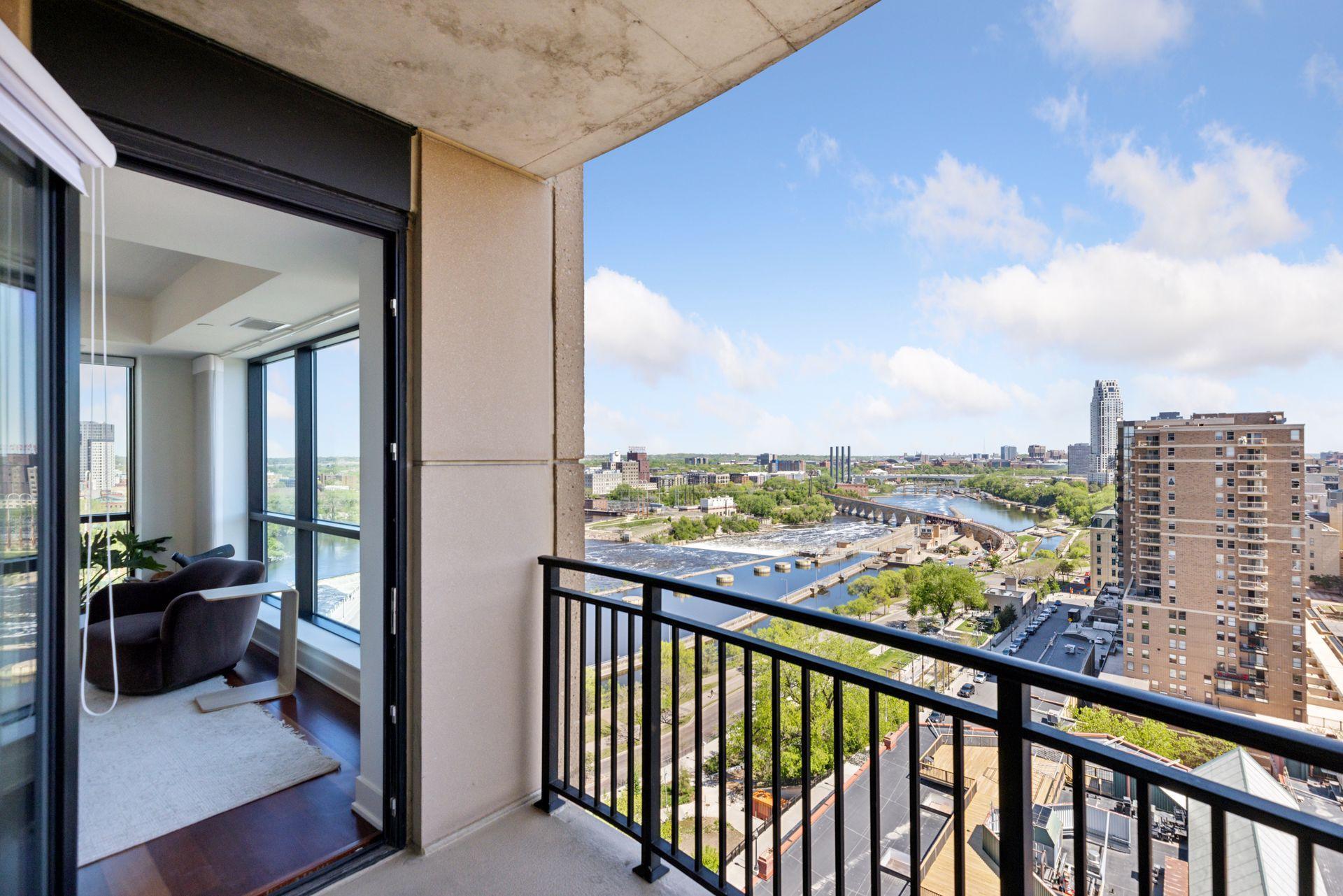 100 3rd Avenue S Unit: 1401