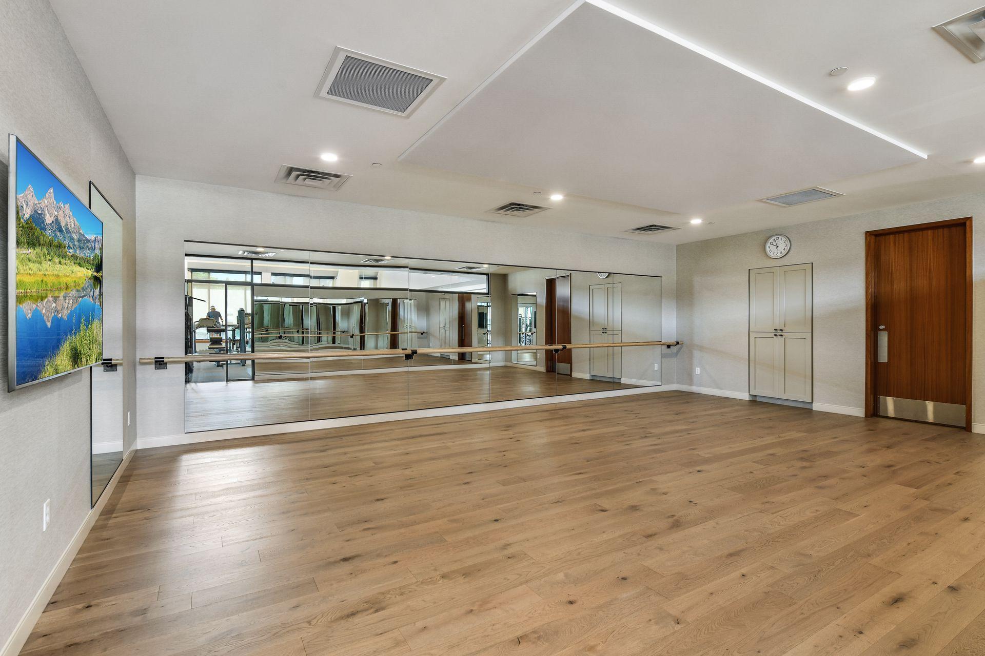 100 3rd Avenue S Unit: 1401
