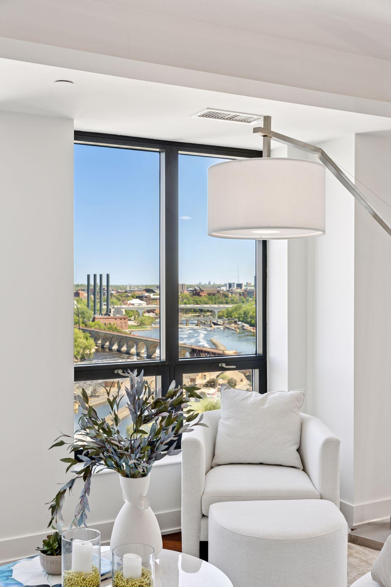 100 3rd Avenue S Unit: 1401