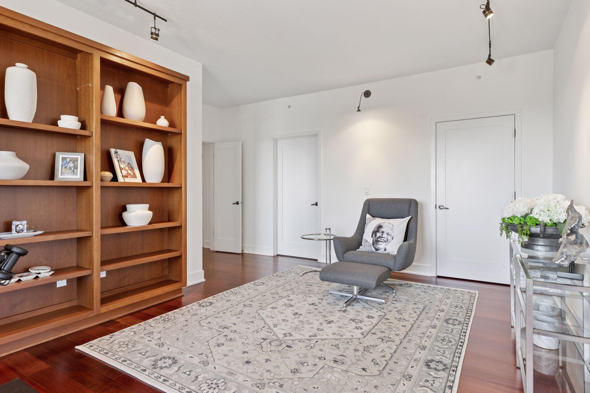 100 3rd Avenue S Unit: 1401