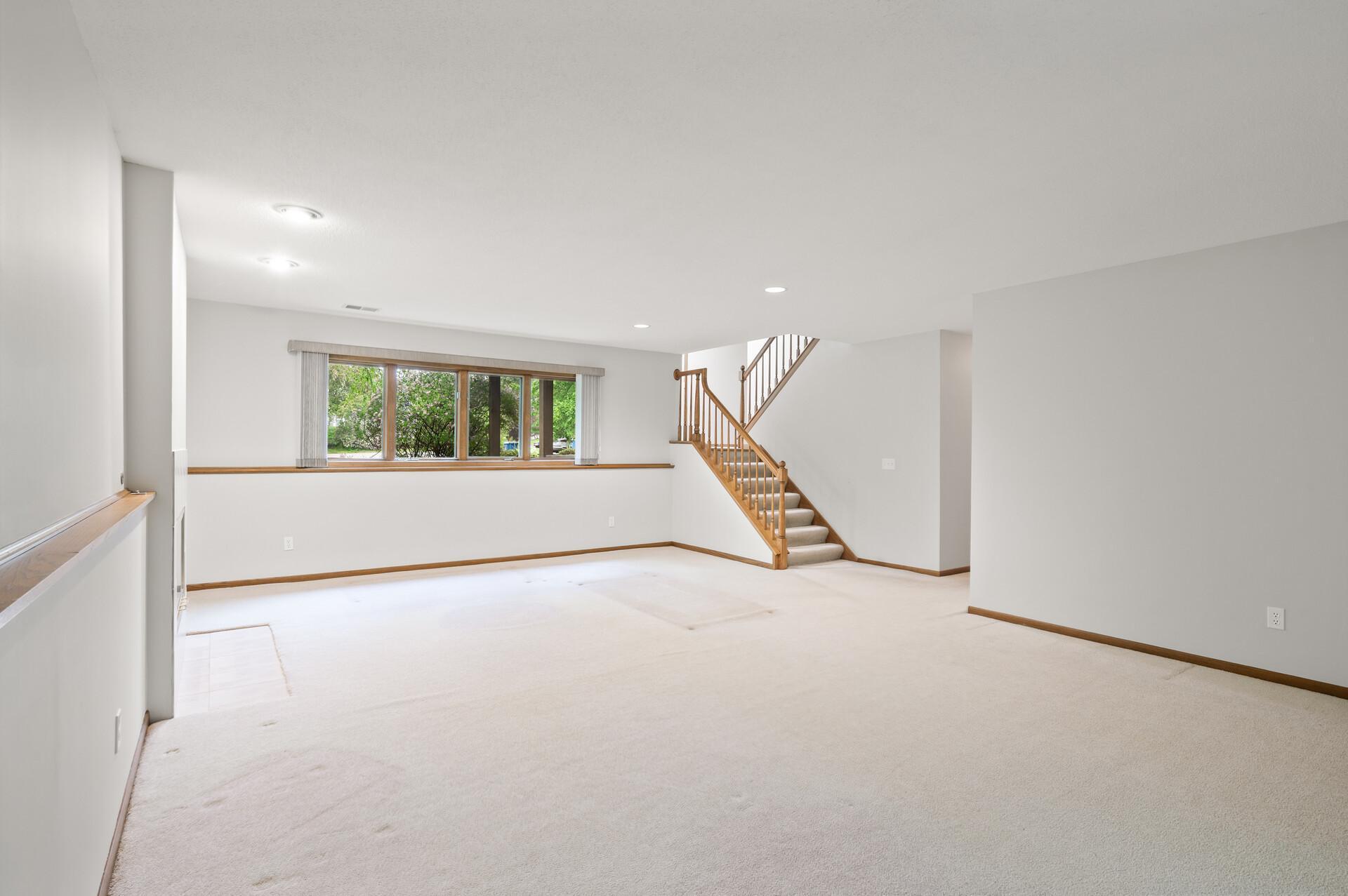 3185 Kimberly Lane N