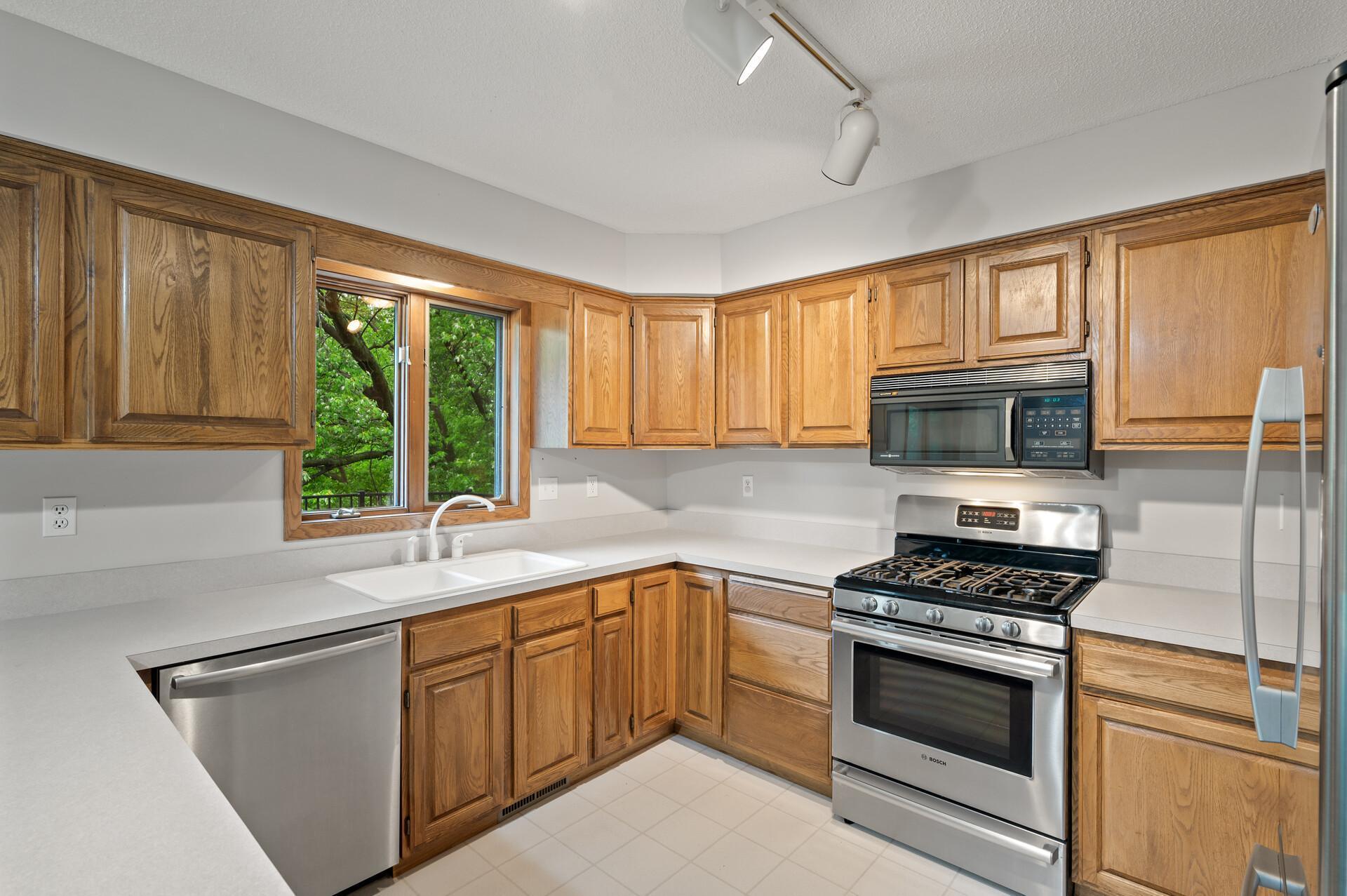 3185 Kimberly Lane N