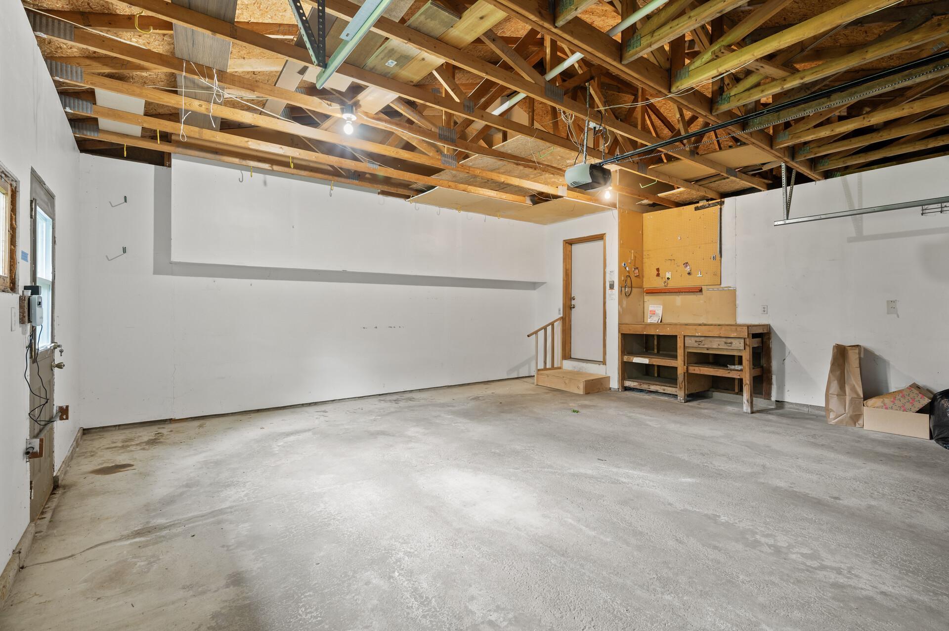 3185 Kimberly Lane N