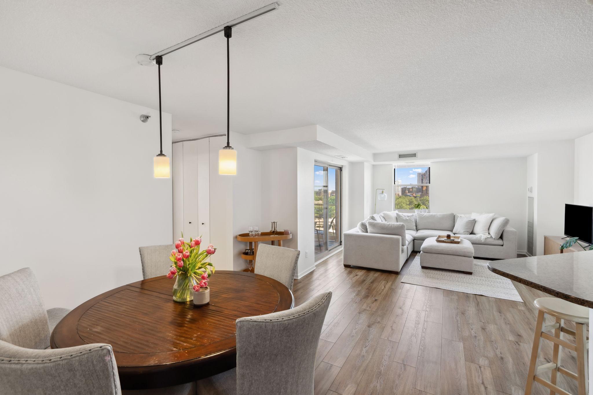 401 S 1st Street Unit: 922