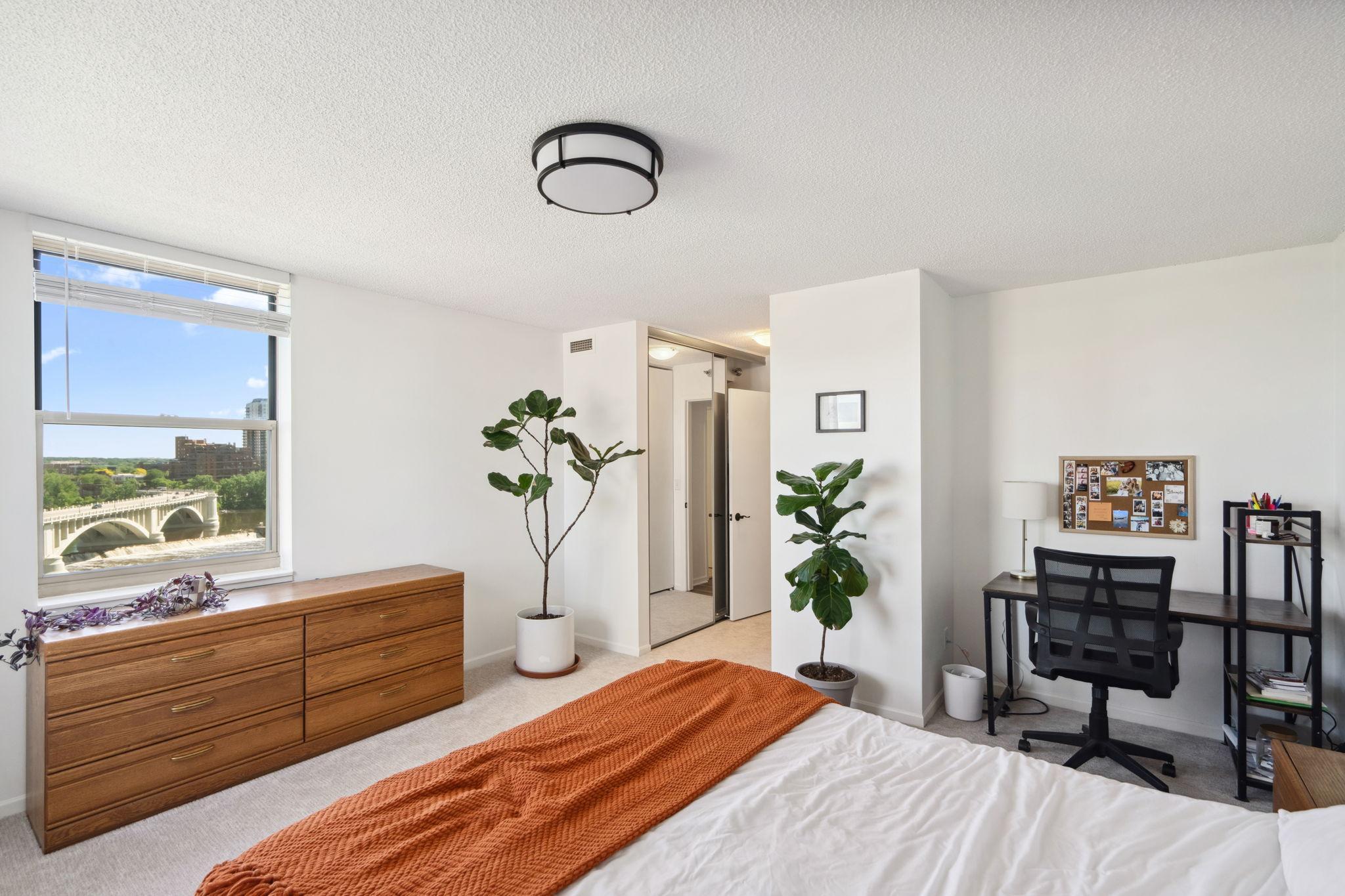 401 S 1st Street Unit: 922