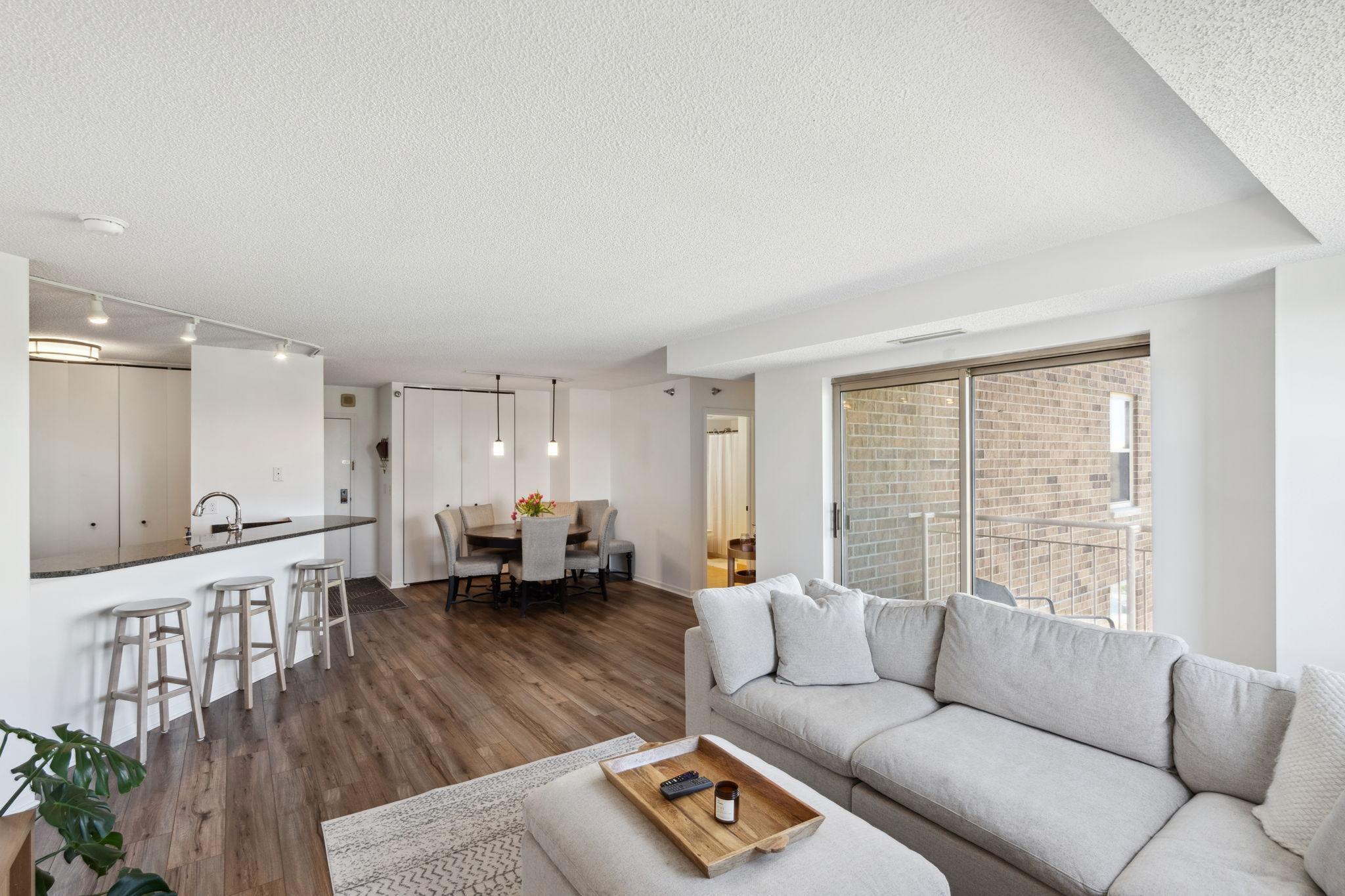 401 S 1st Street Unit: 922