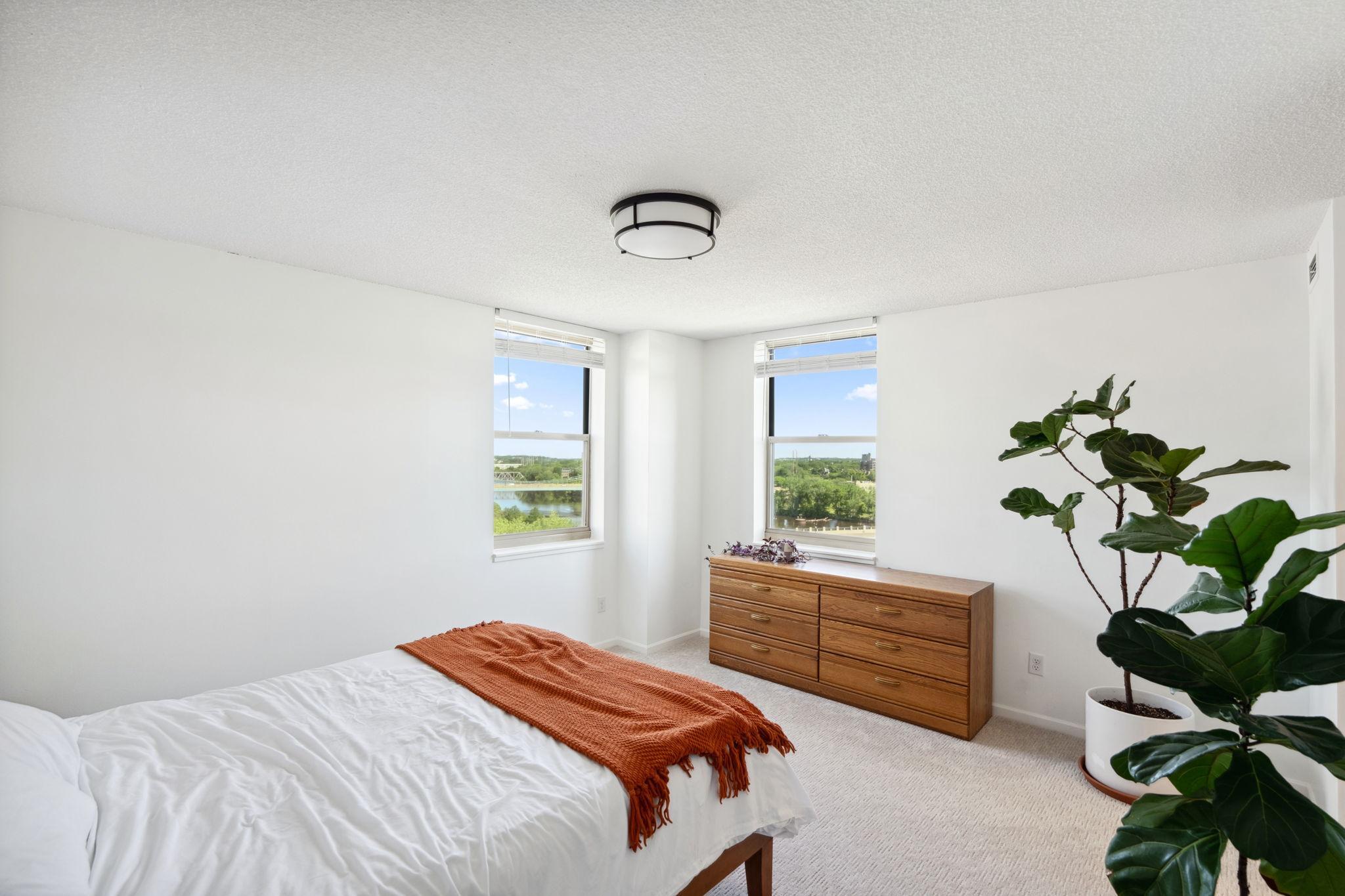 401 S 1st Street Unit: 922