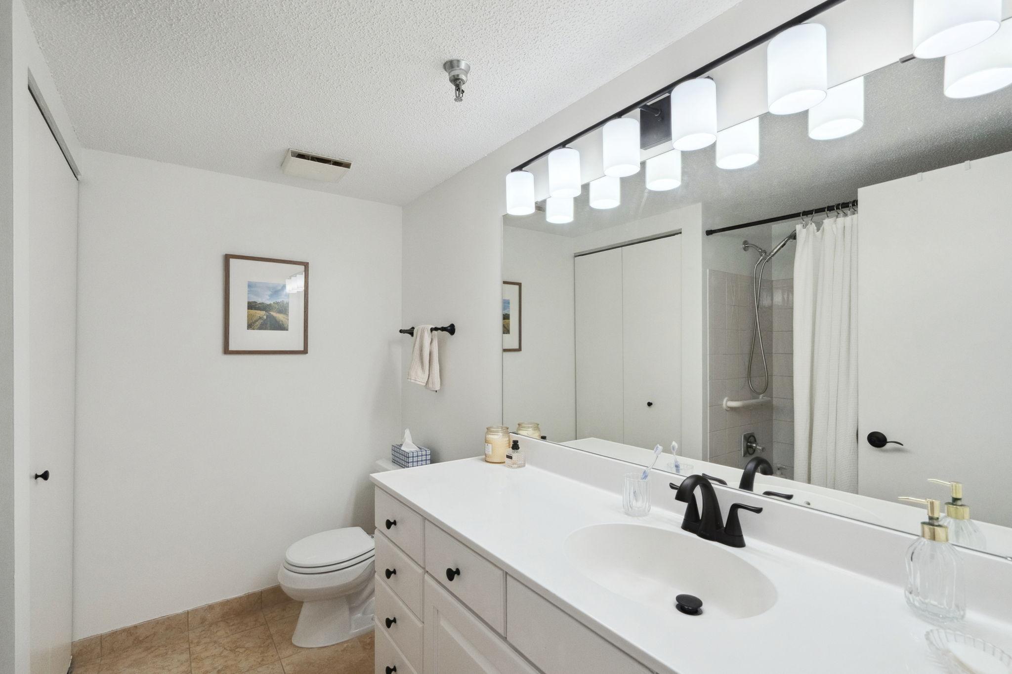 401 S 1st Street Unit: 922