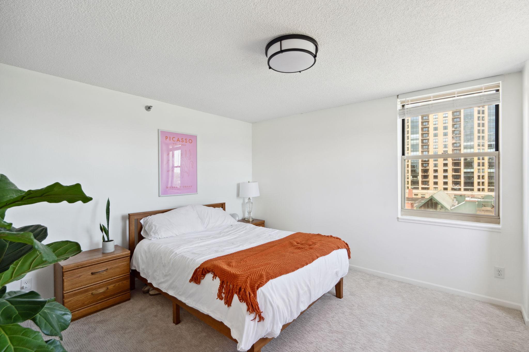 401 S 1st Street Unit: 922