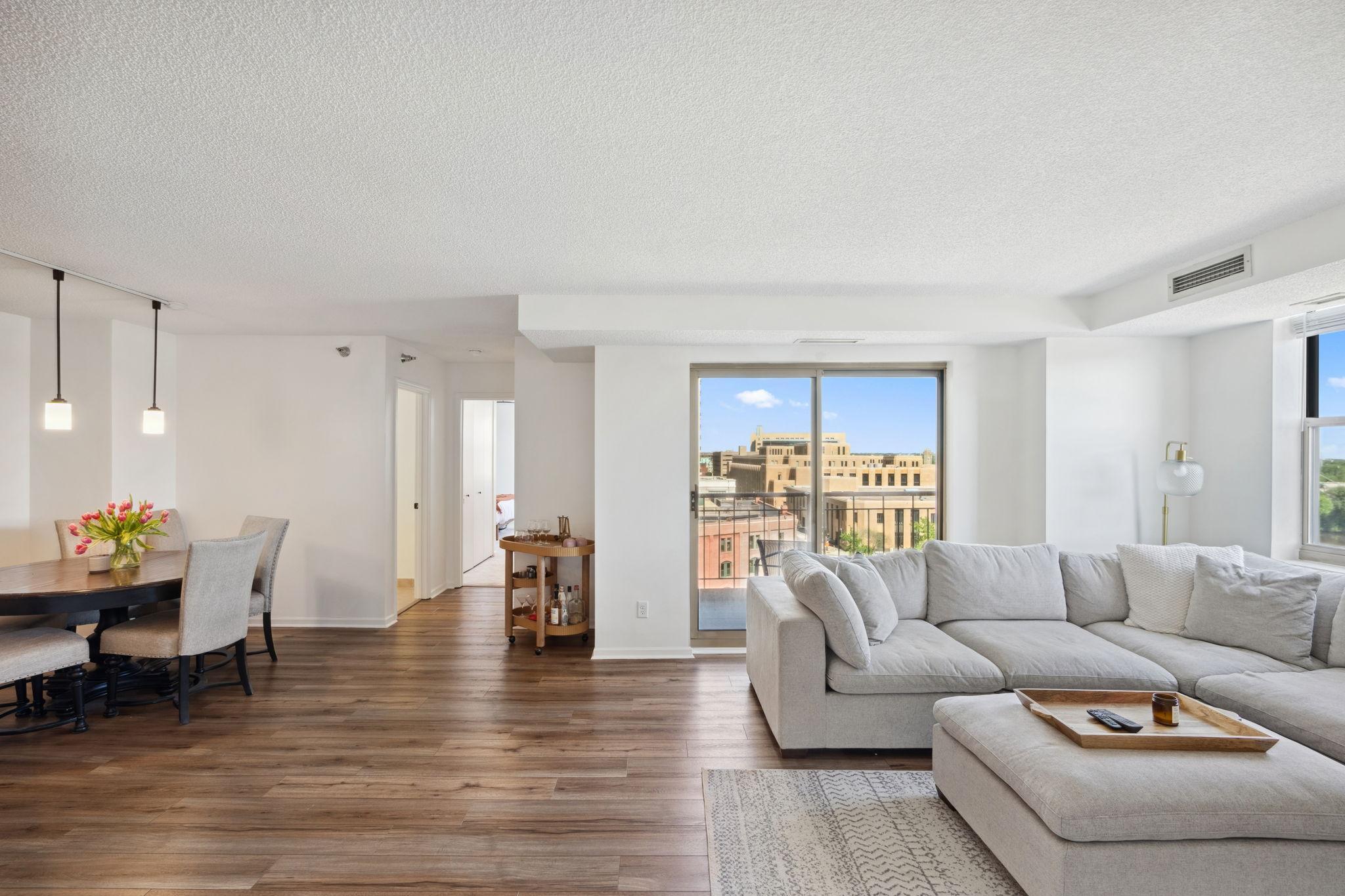 401 S 1st Street Unit: 922