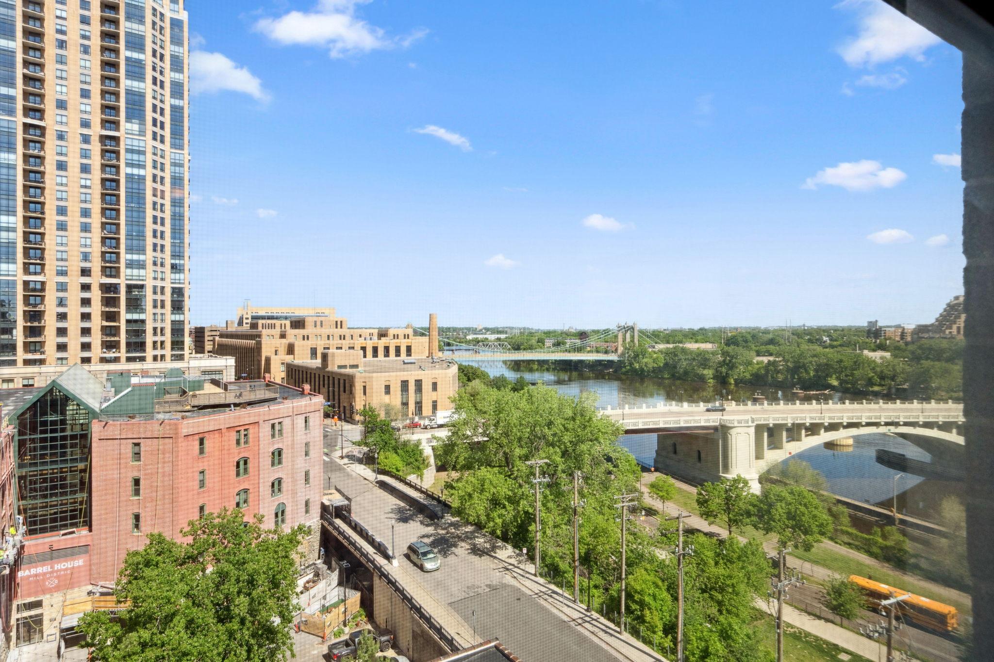 401 S 1st Street Unit: 922