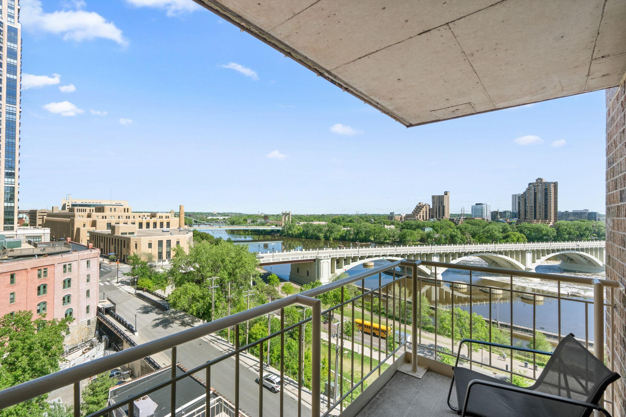 401 S 1st Street Unit: 922